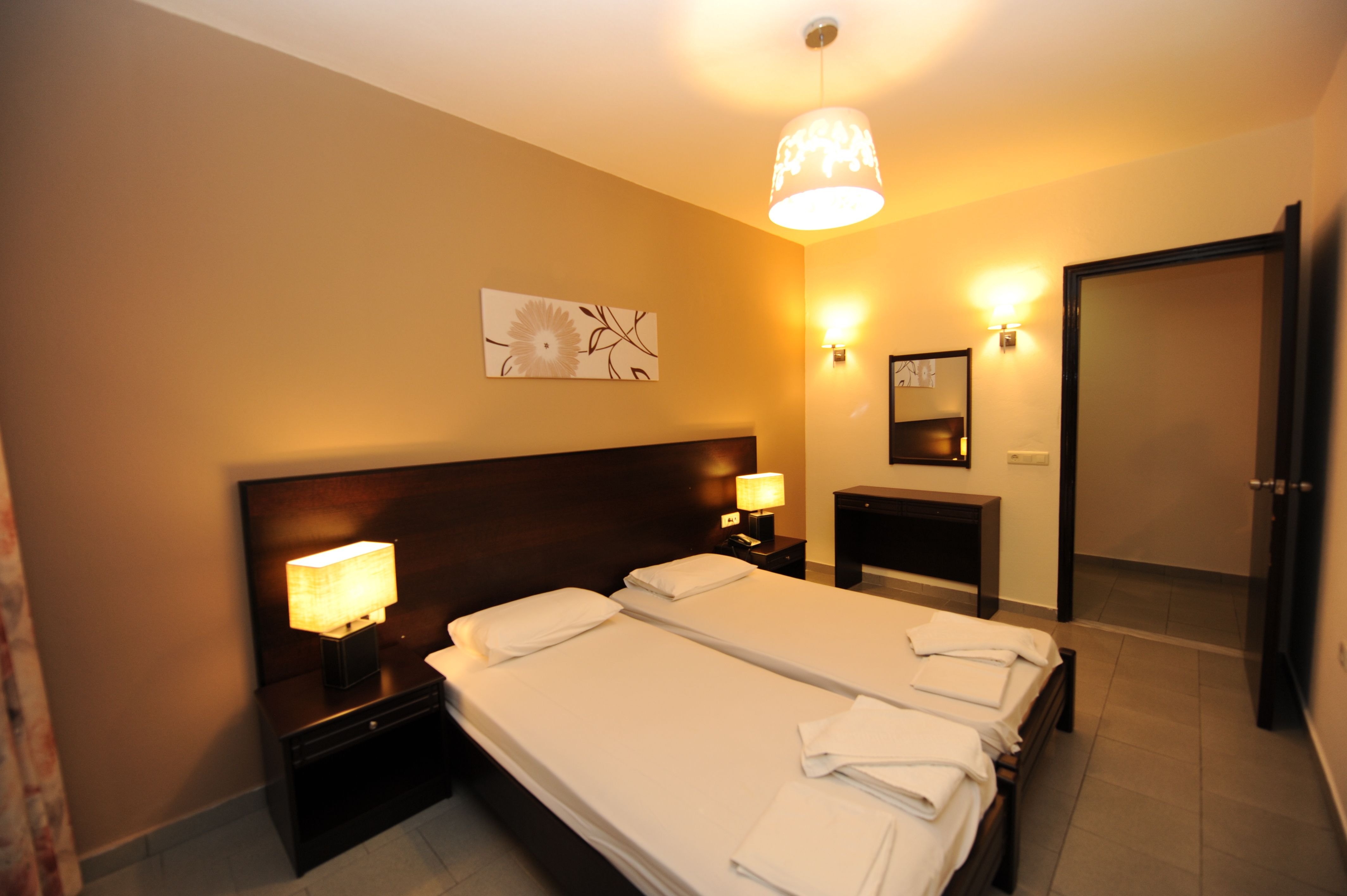 2 BEDROOM APARTMENT