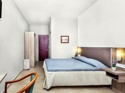 silver-bay-hotel-corfu-3-400x300.jpg