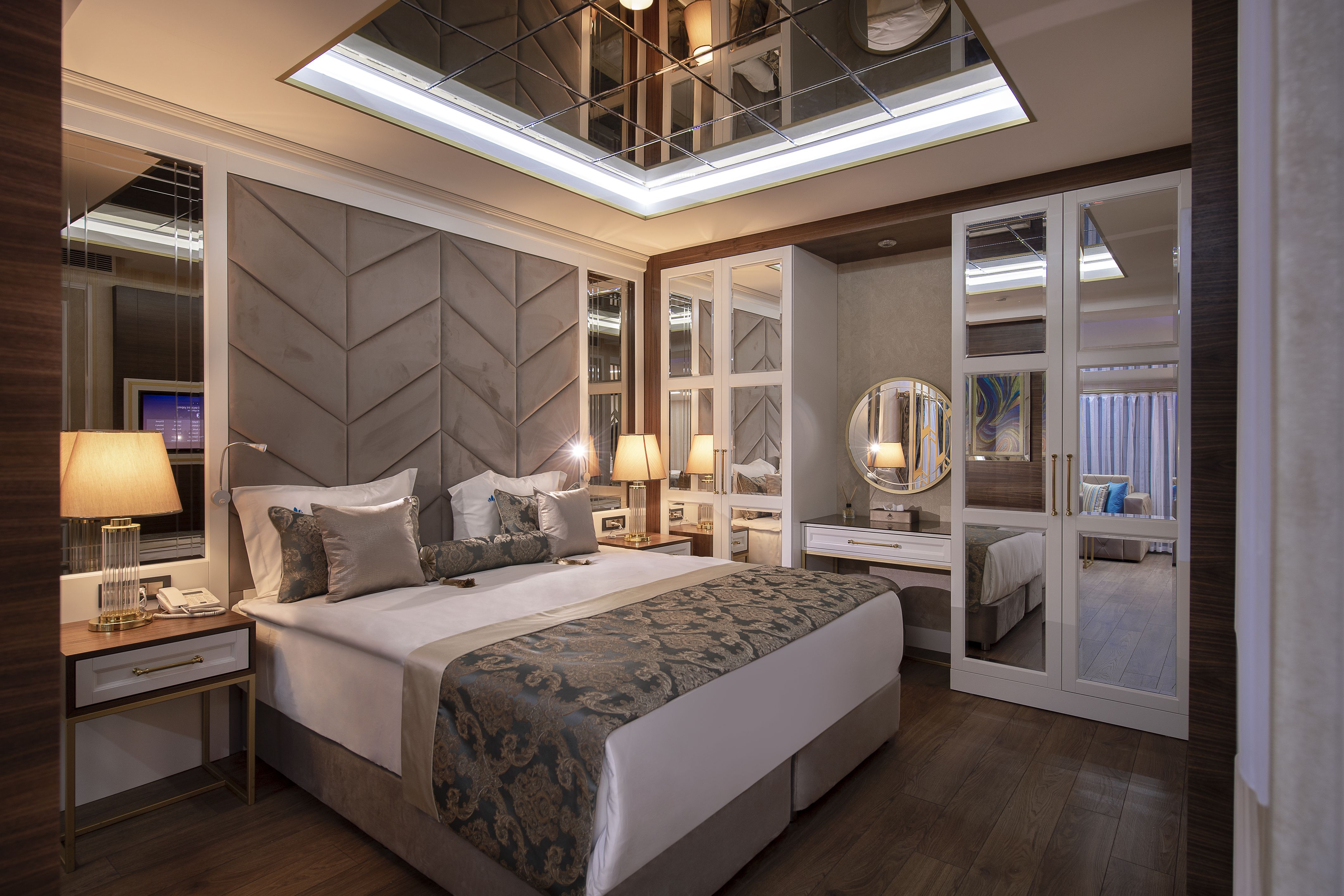 JACUZZI SUITE 