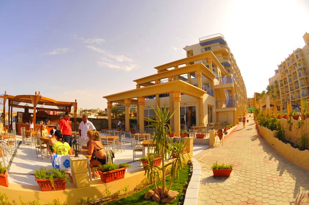 Hurghada, Egypt, Hotel Sphinx Resort, terasa.jpg