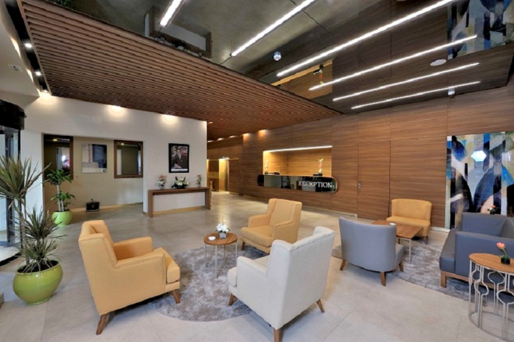 LOBBY BAR
