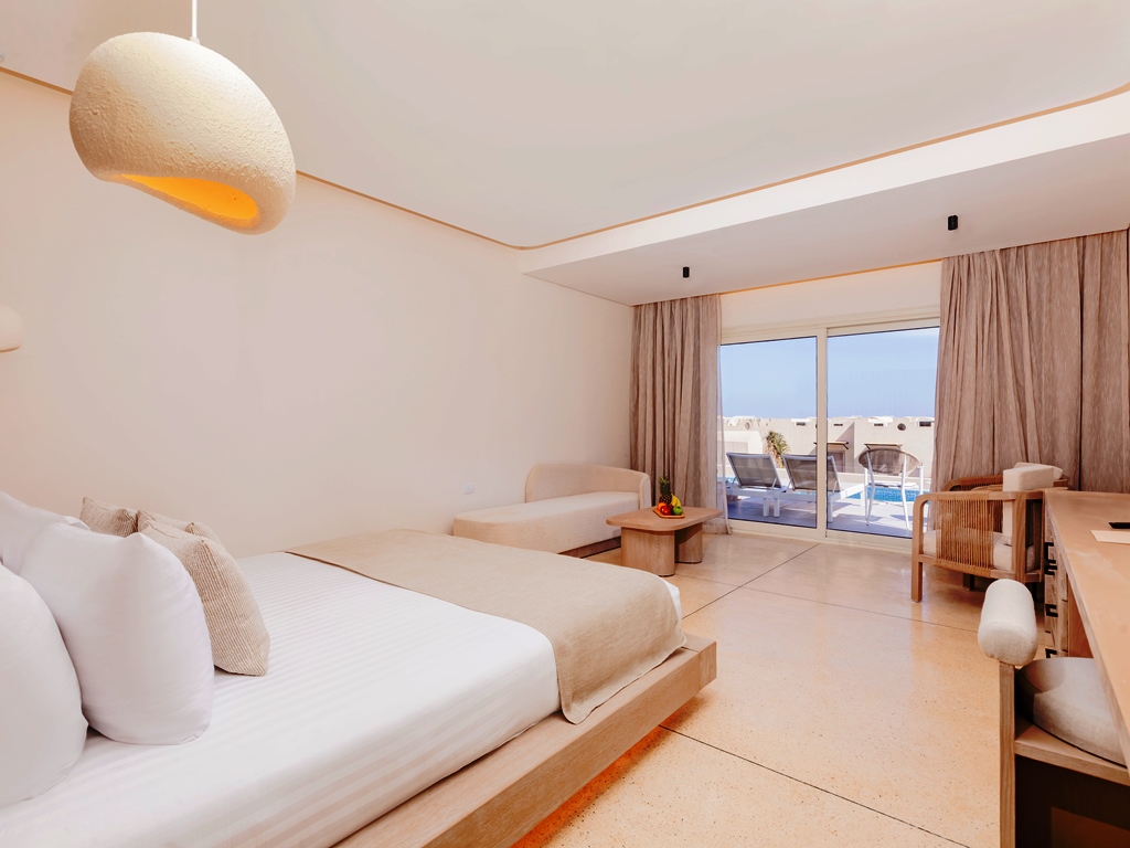 Junior Pool Suite 