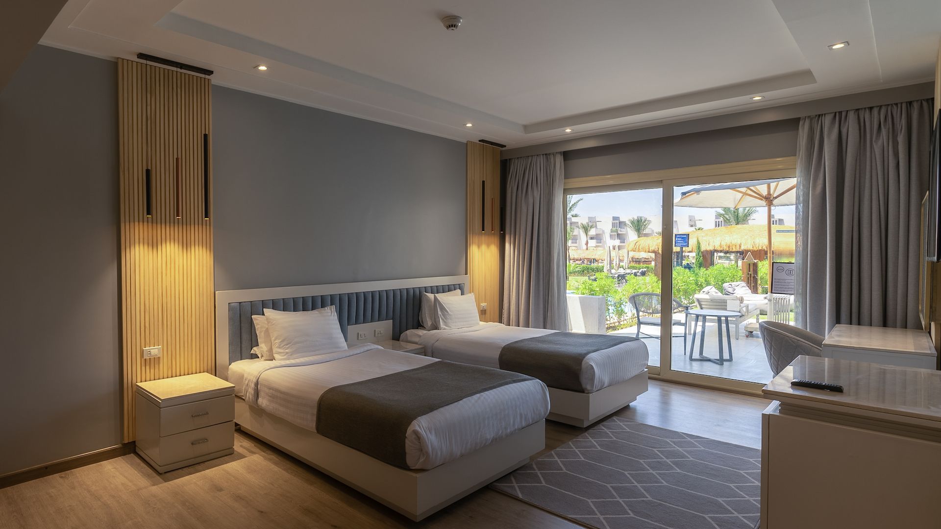 ROYAL SUITE SEA VIEW
