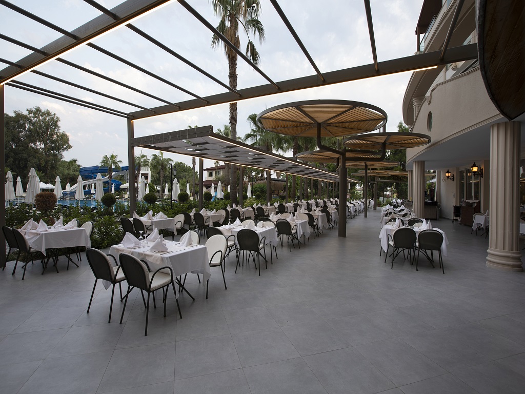MAIN RESTAURANT