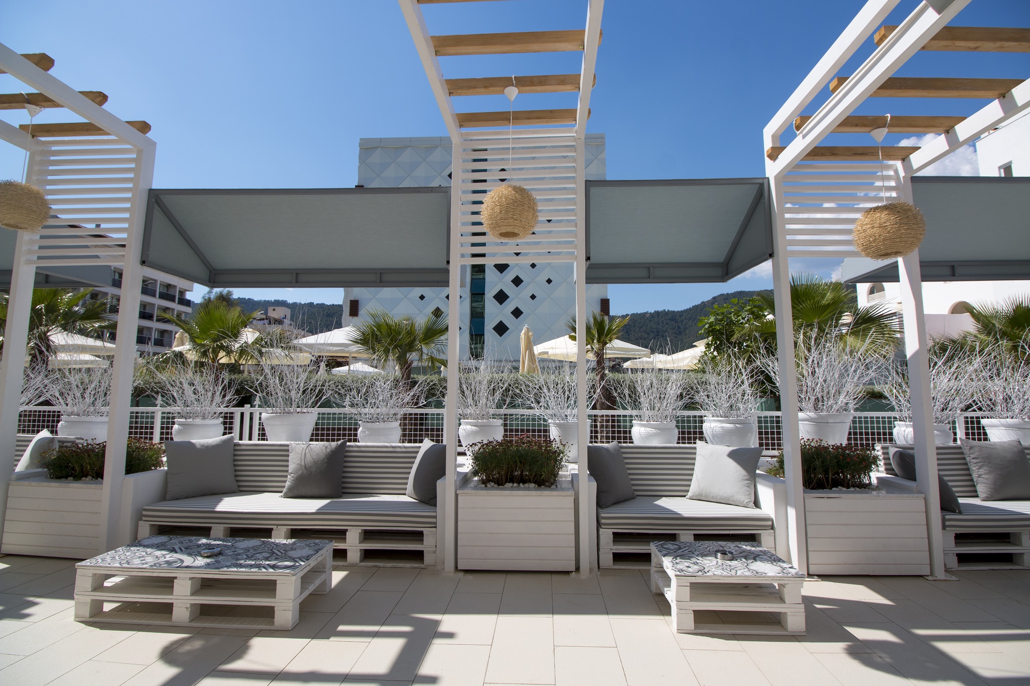 POOL BAR