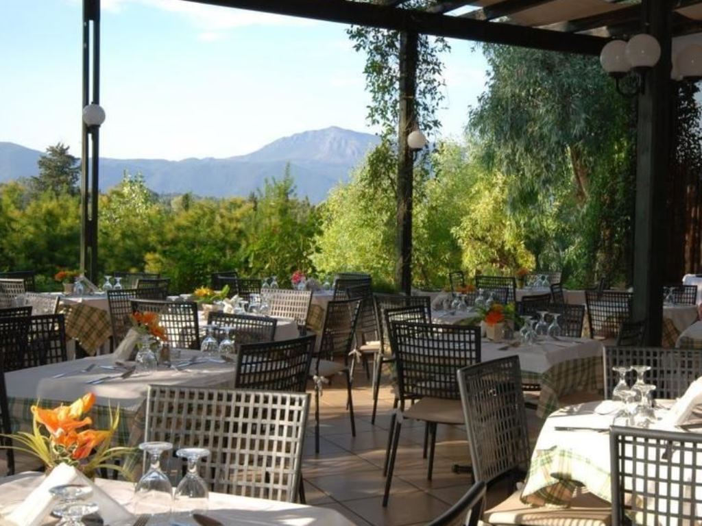 MAIN RESTAURANT