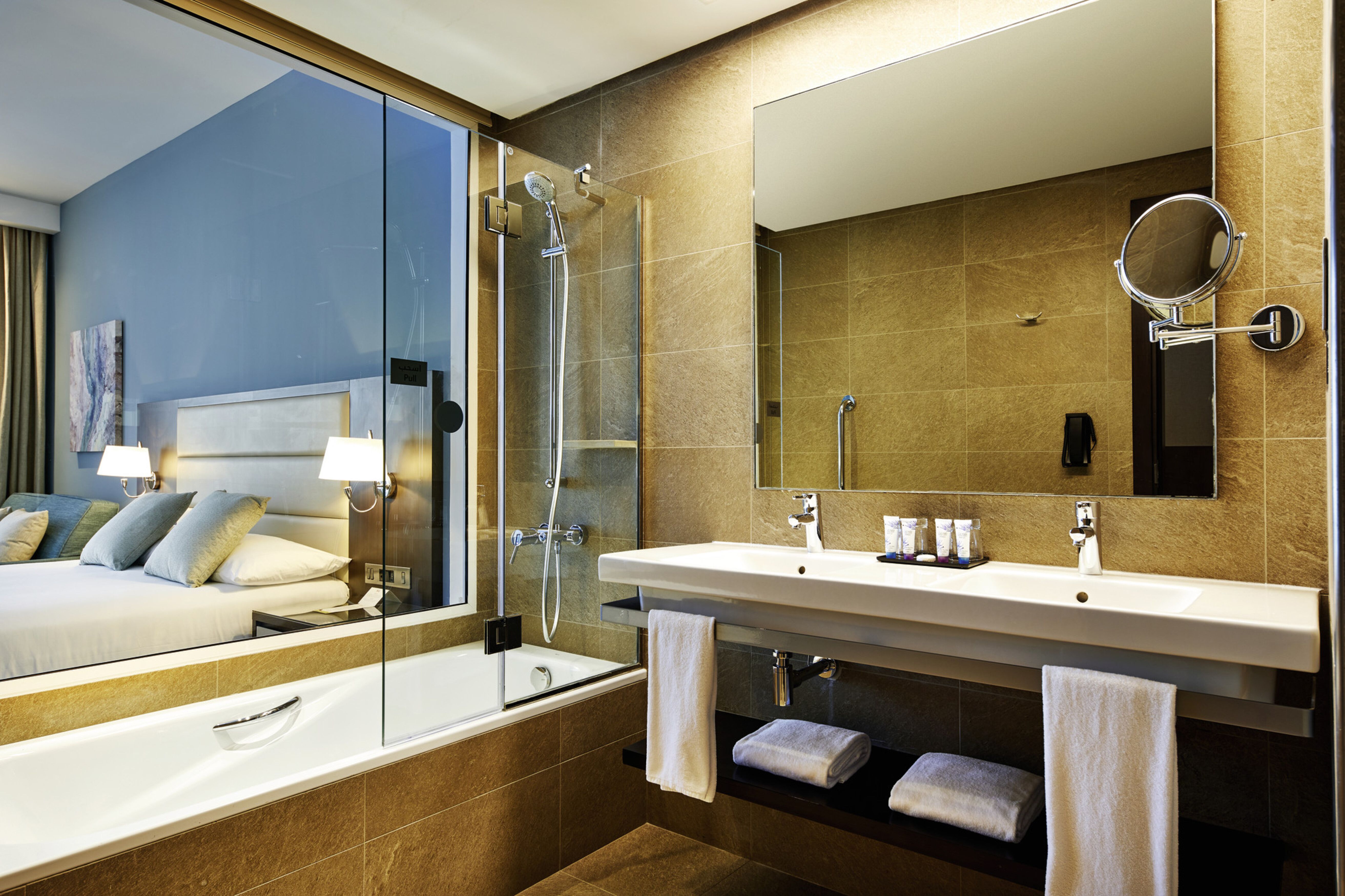 JR SUITE PARTIAL SEA VIEW
