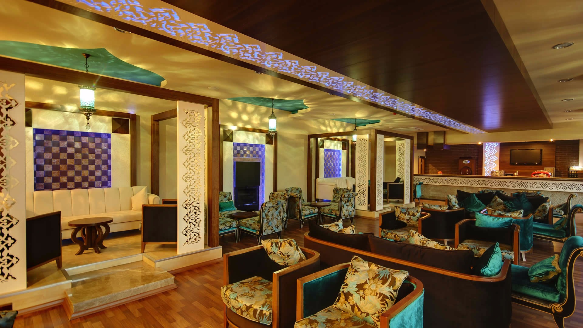 MAIN RESTAURANT