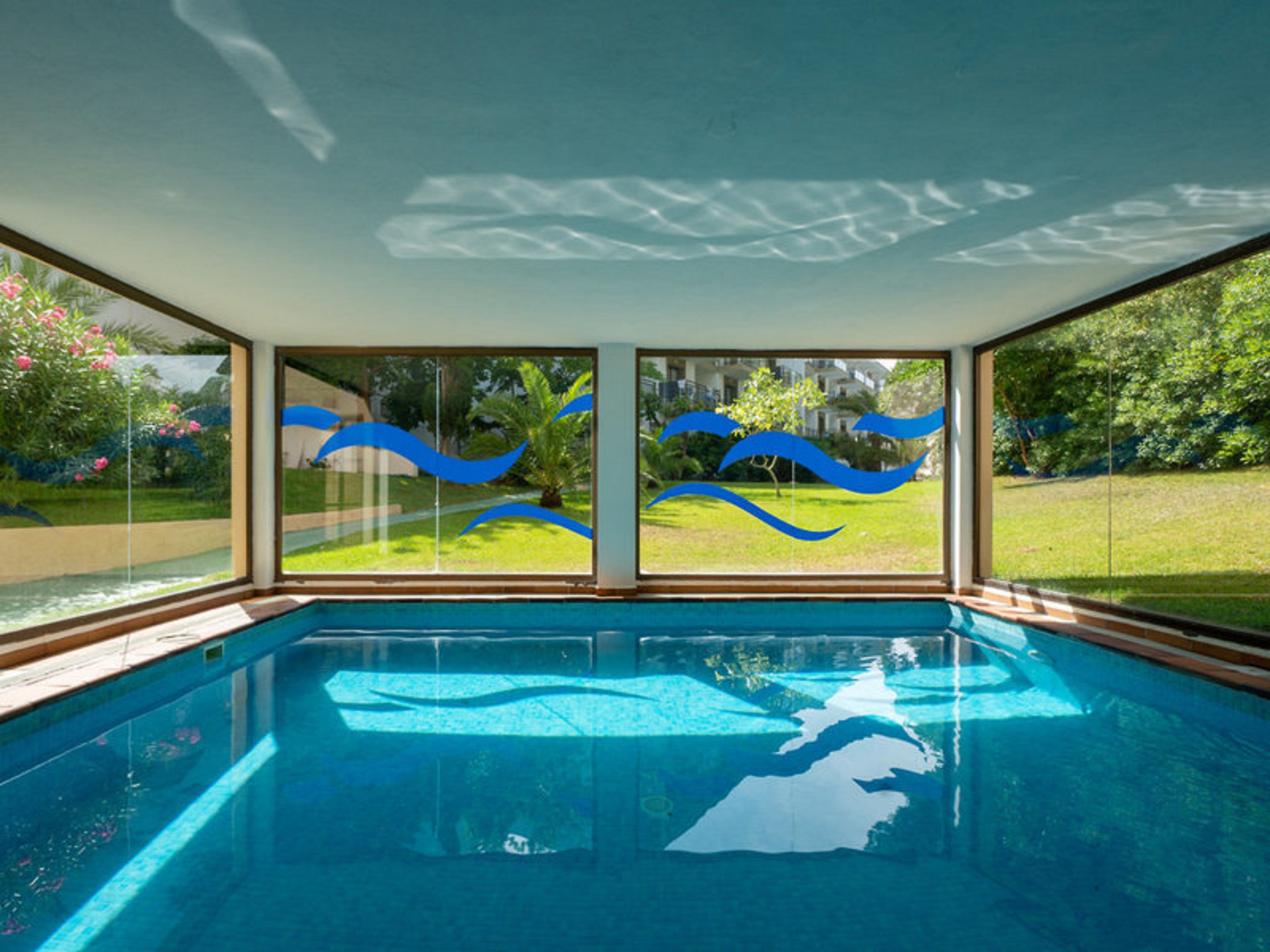 Piscină interioară