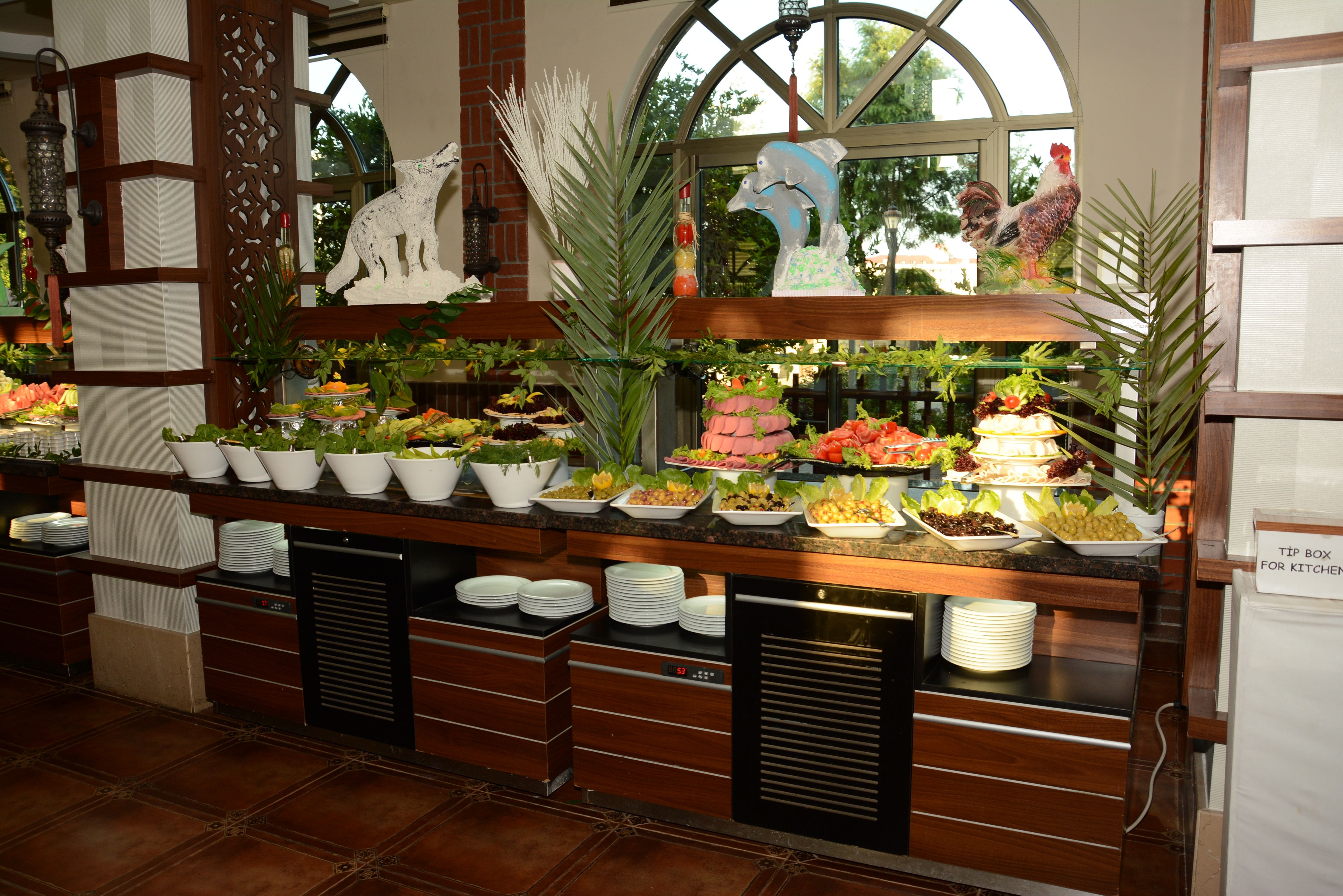 MAIN RESTAURANT