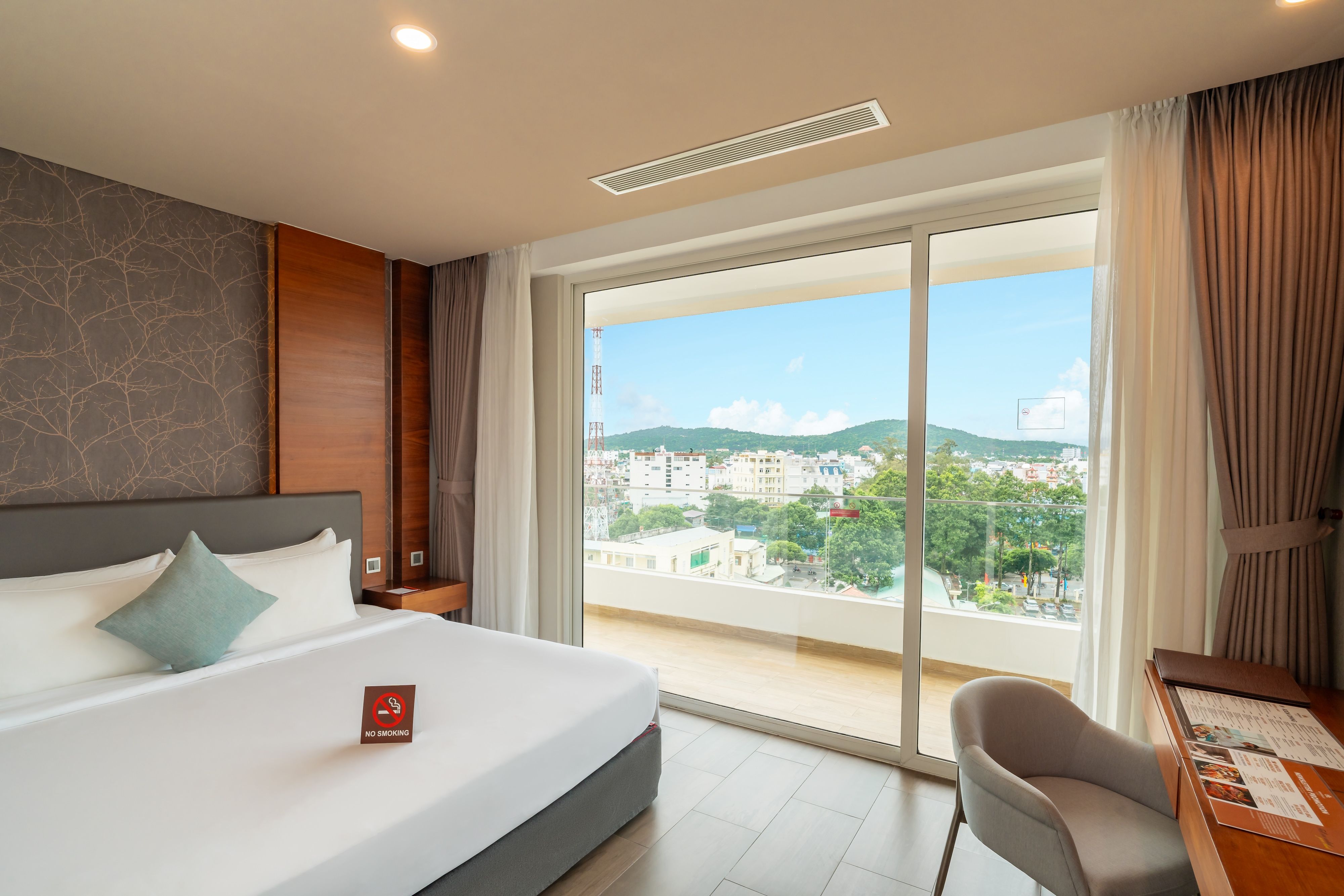 SUITE 2 BEDROOMS (WITH SPA FOR 4 PAX ONLY) 