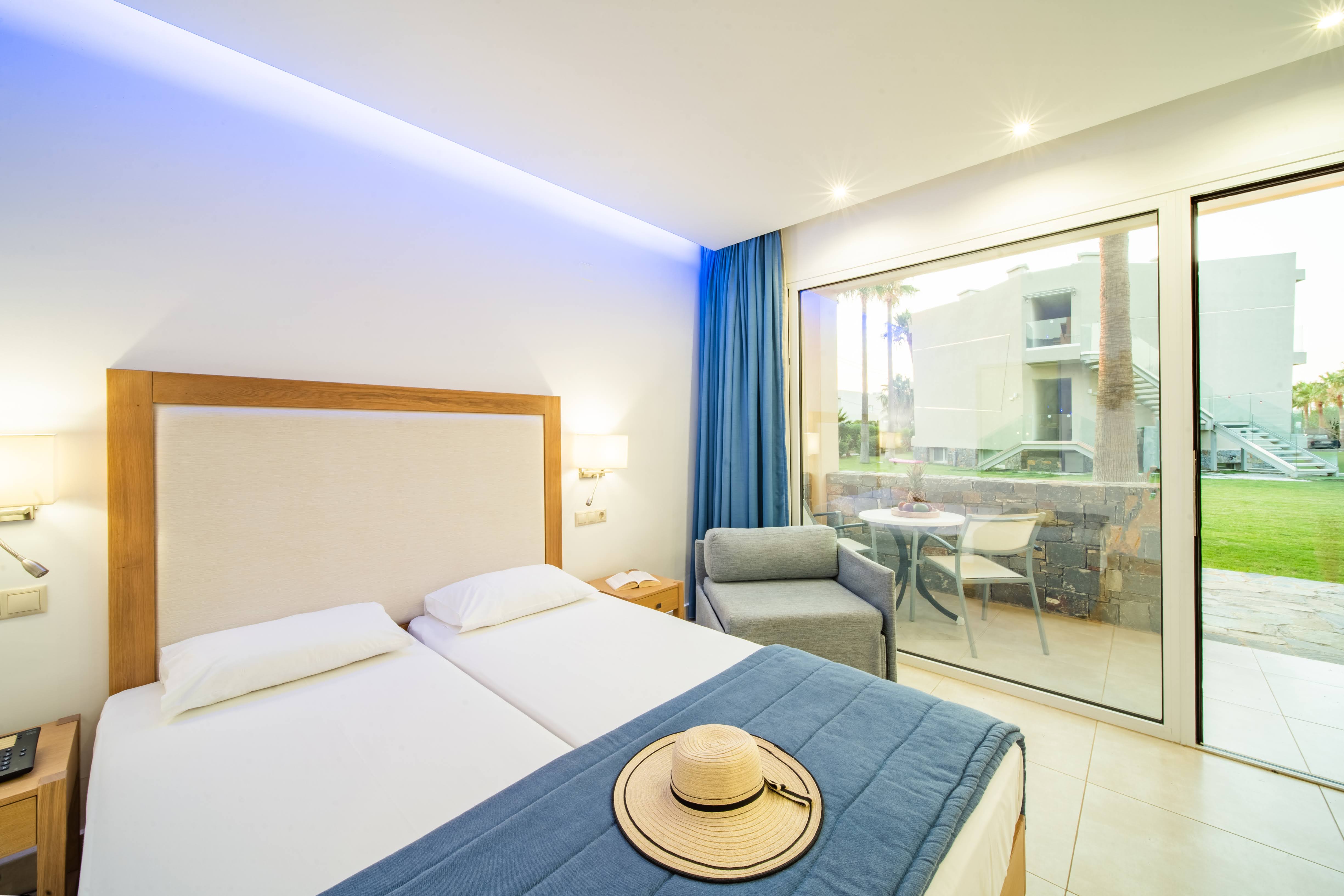ROOM SUPERIOR TRIPLE BALCONY OR TERRACE 