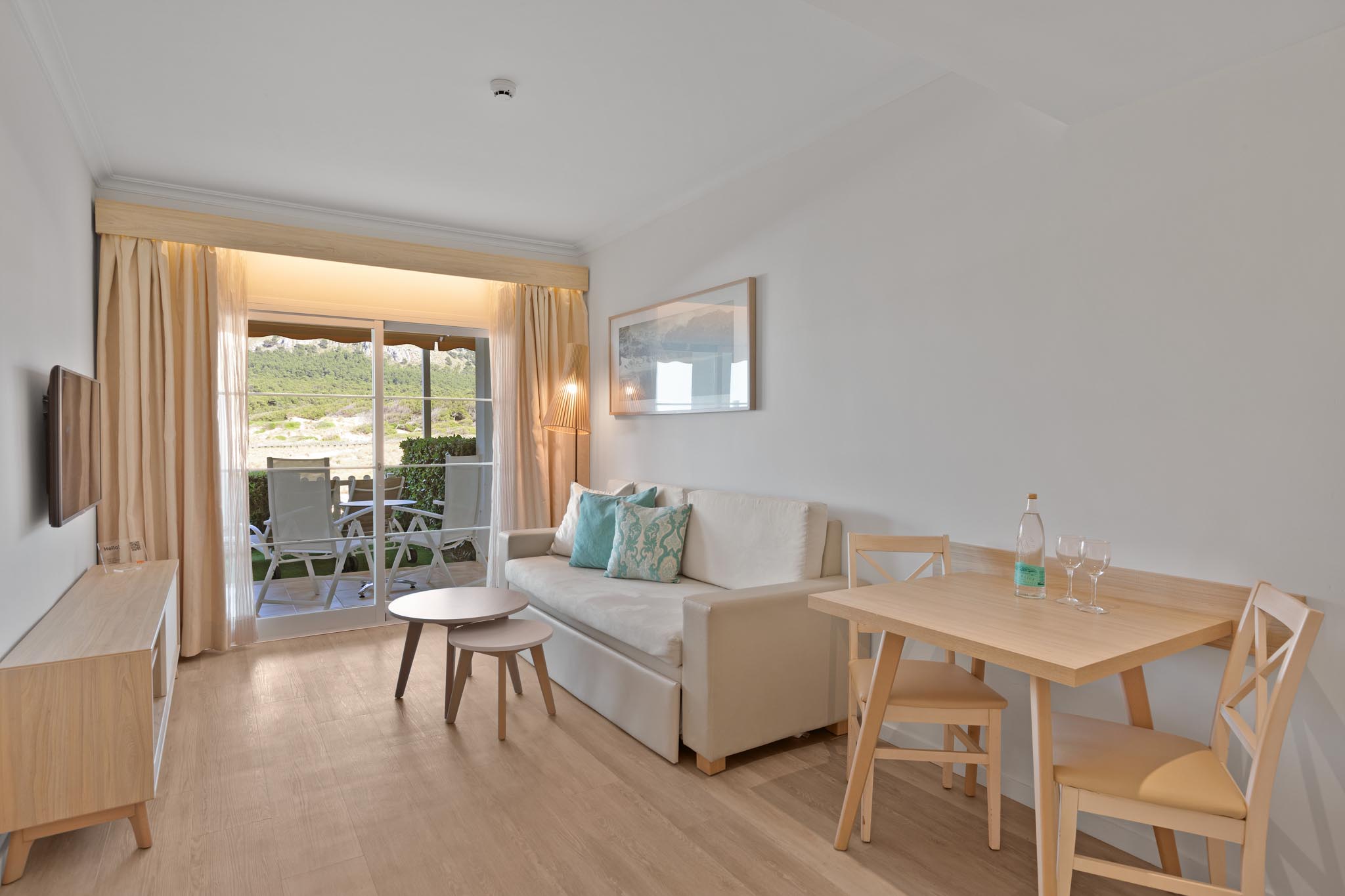 APT 1 BEDROOM GARDEN WITH MINI POOL AND TERRACE