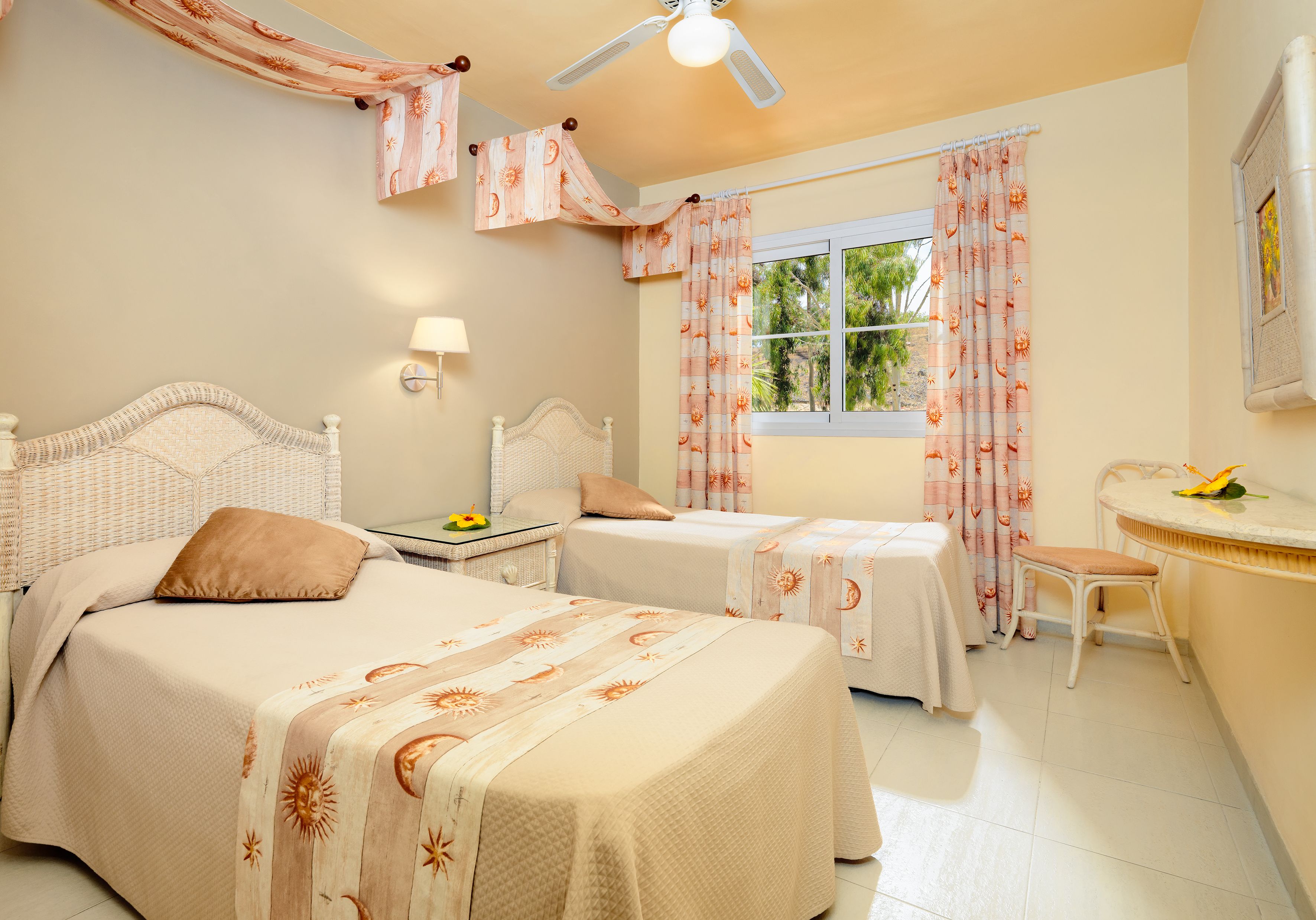 SUITE 1 BEDROOM
