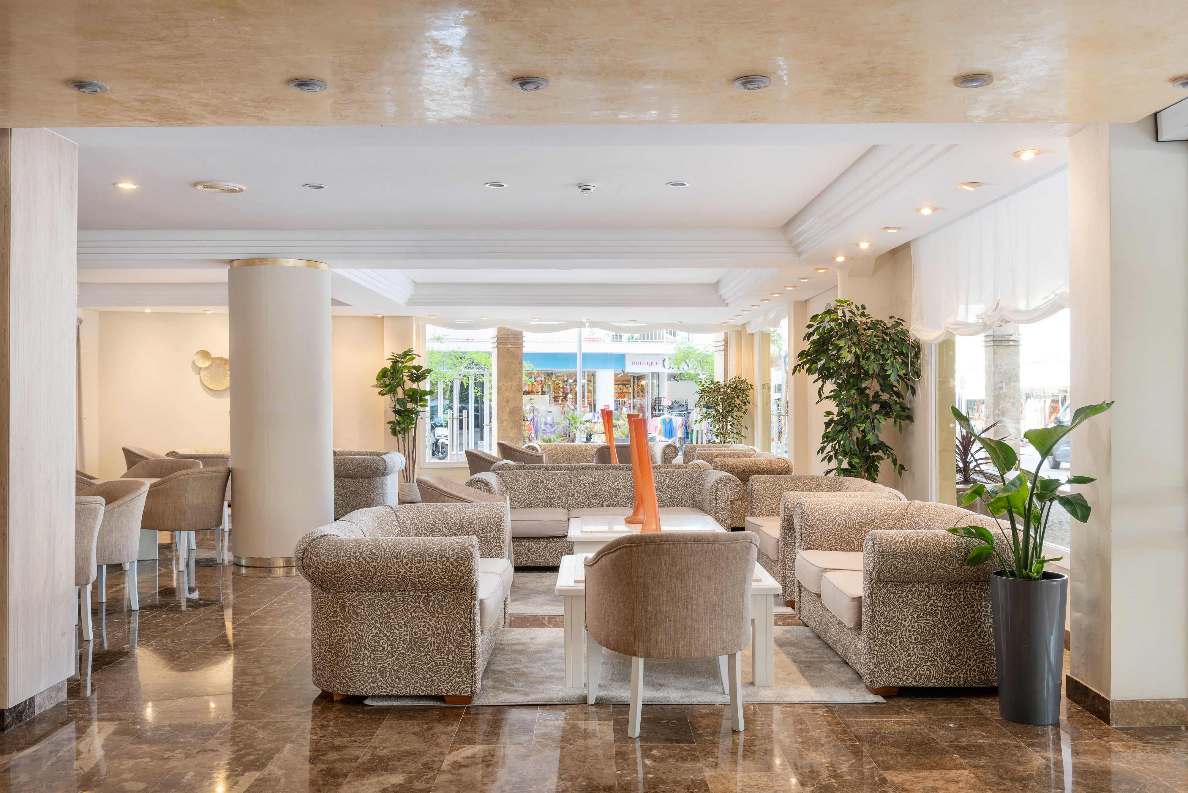 Un bar cerca del mar