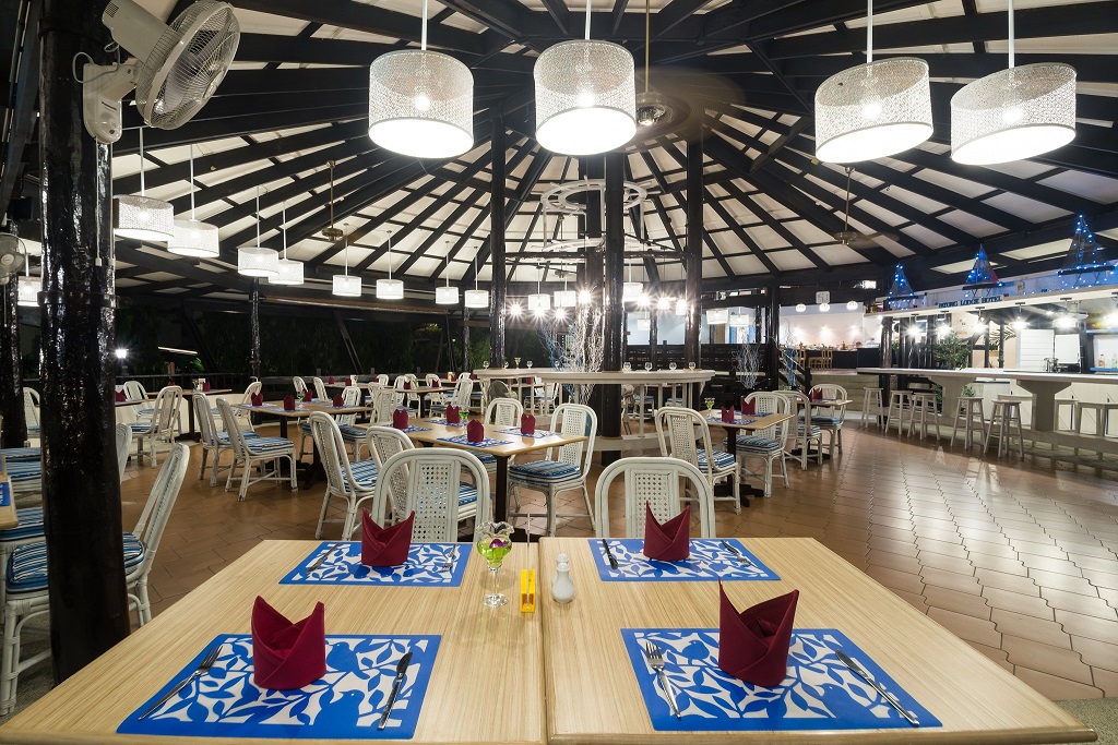 THE BOAT BAR AND RESTAURANT