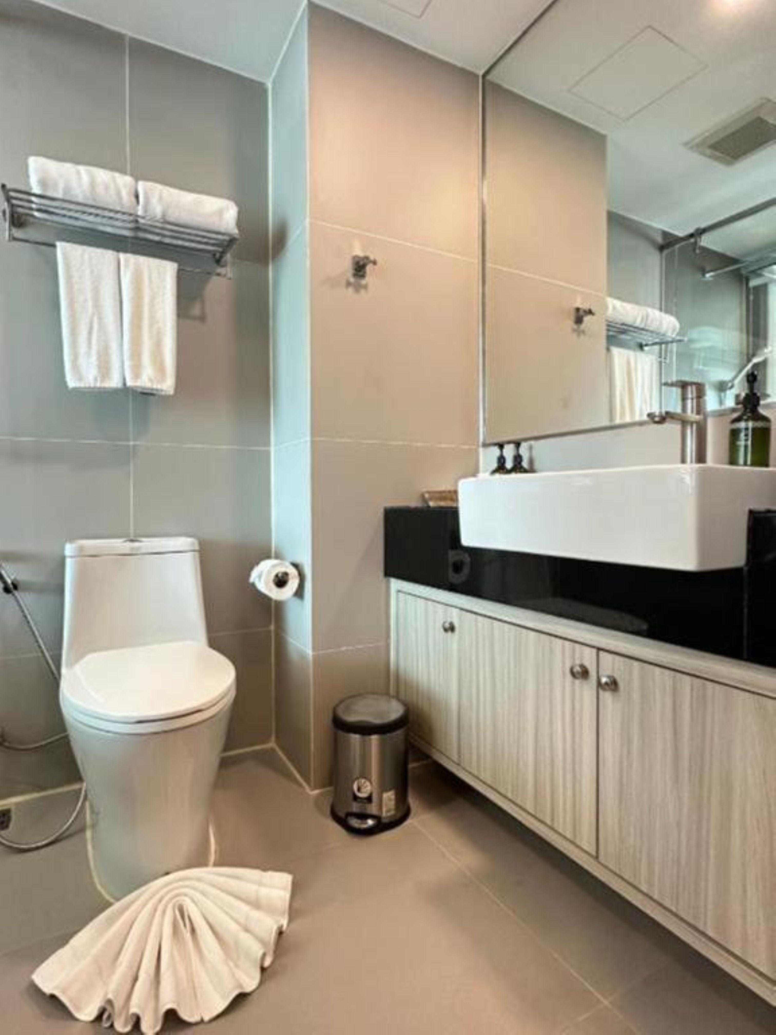 Deluxe Twin Balcony Room