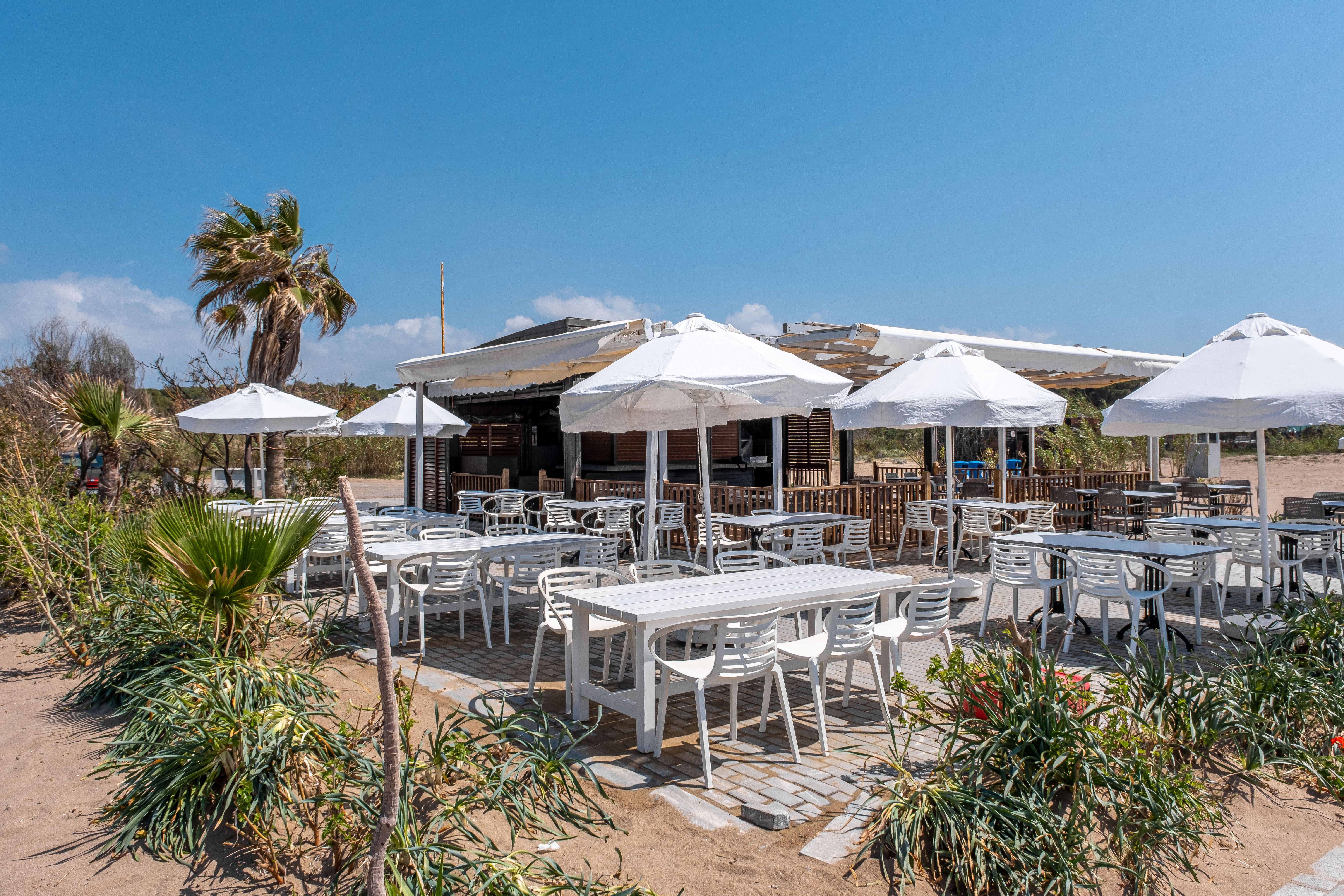 BEACH BAR