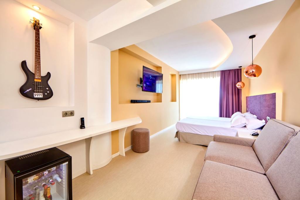 SU - SUITE 