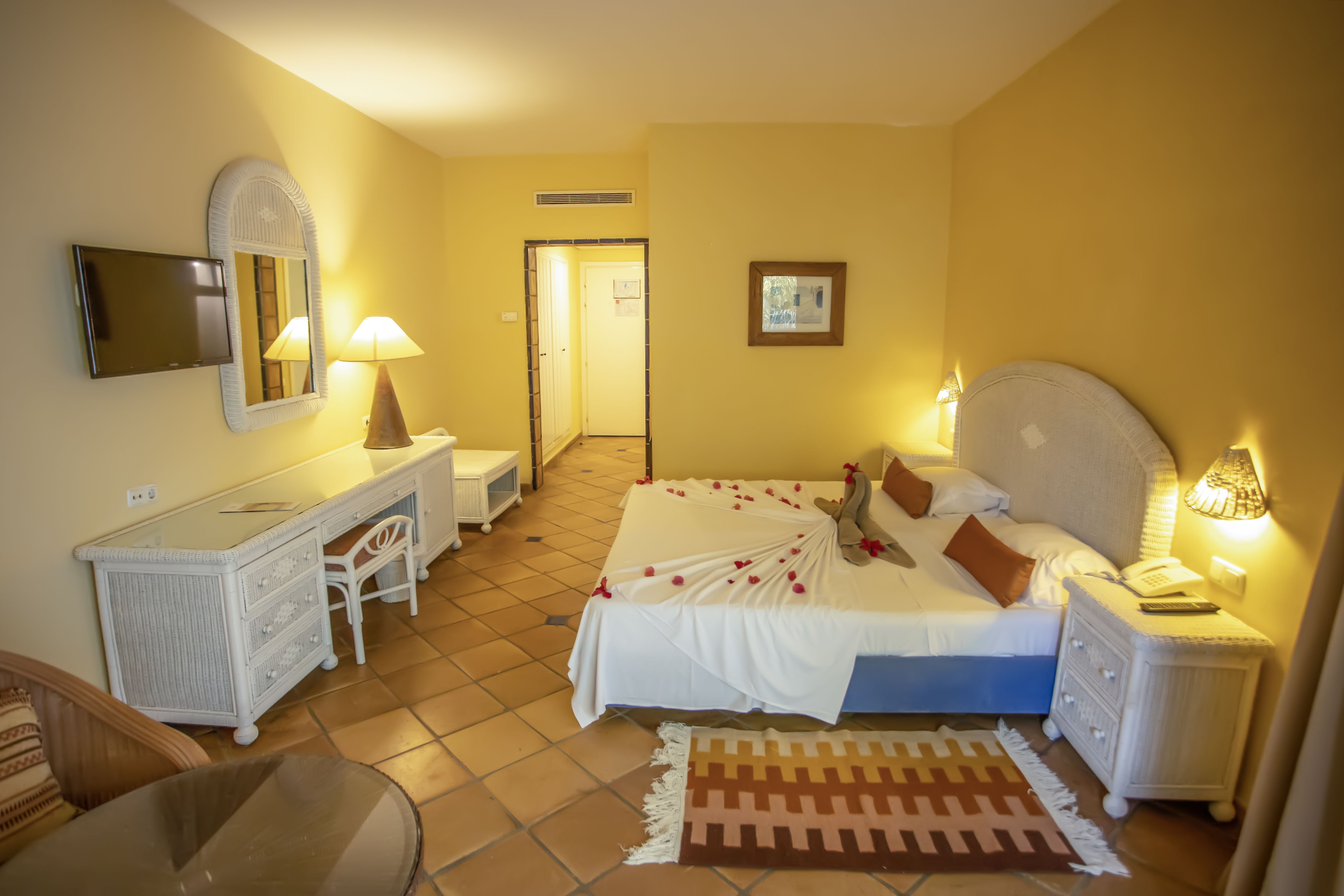 DOUBLE STANDARD ROOM
