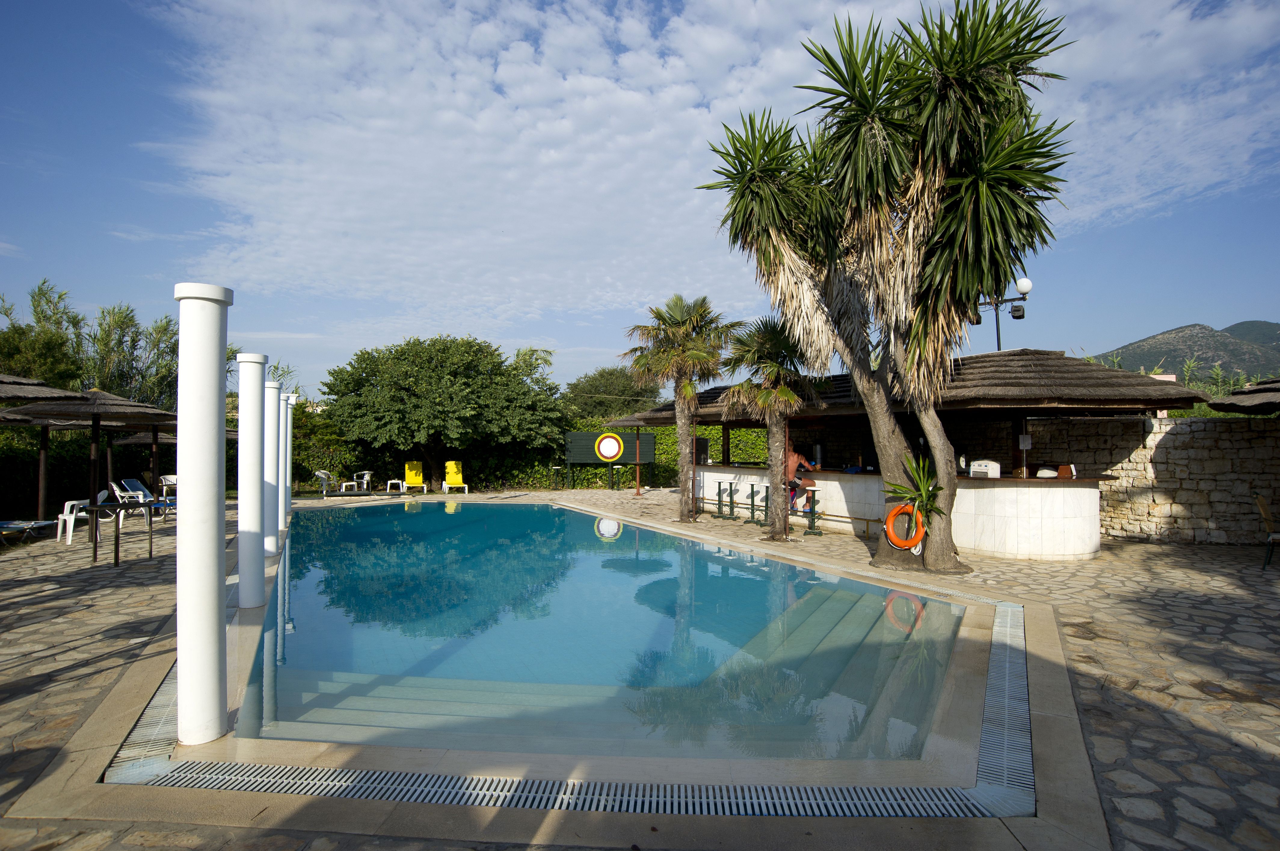 POOL BAR