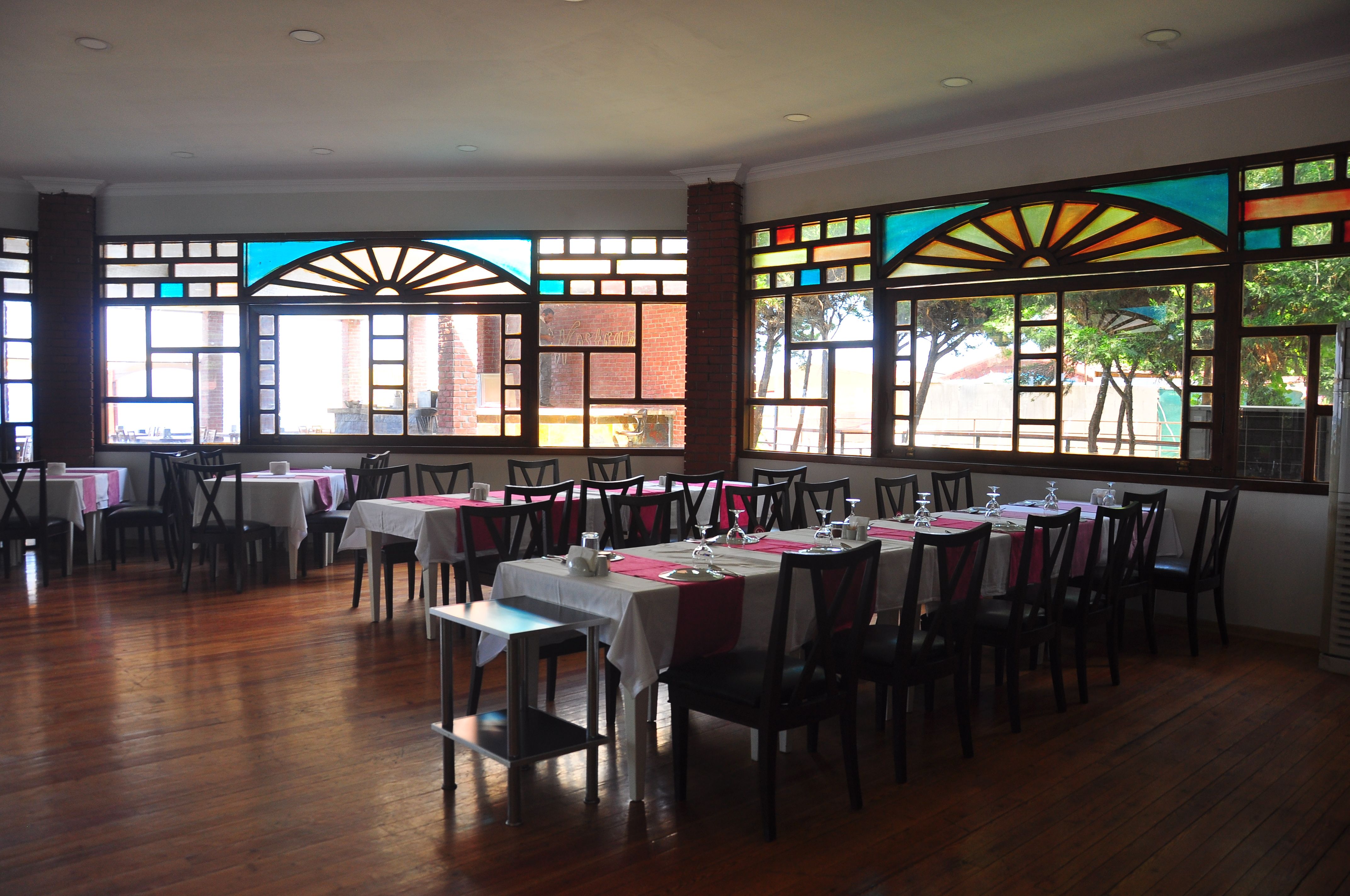 MAIN RESTAURANT