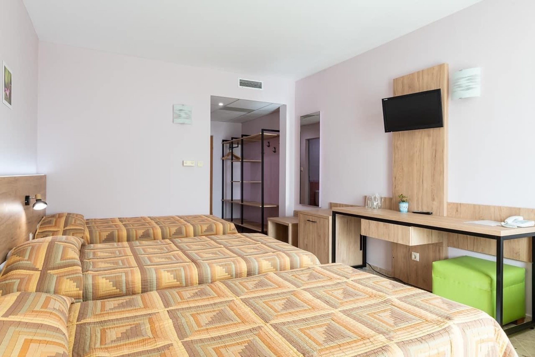 Standard Family Room (Balcony)