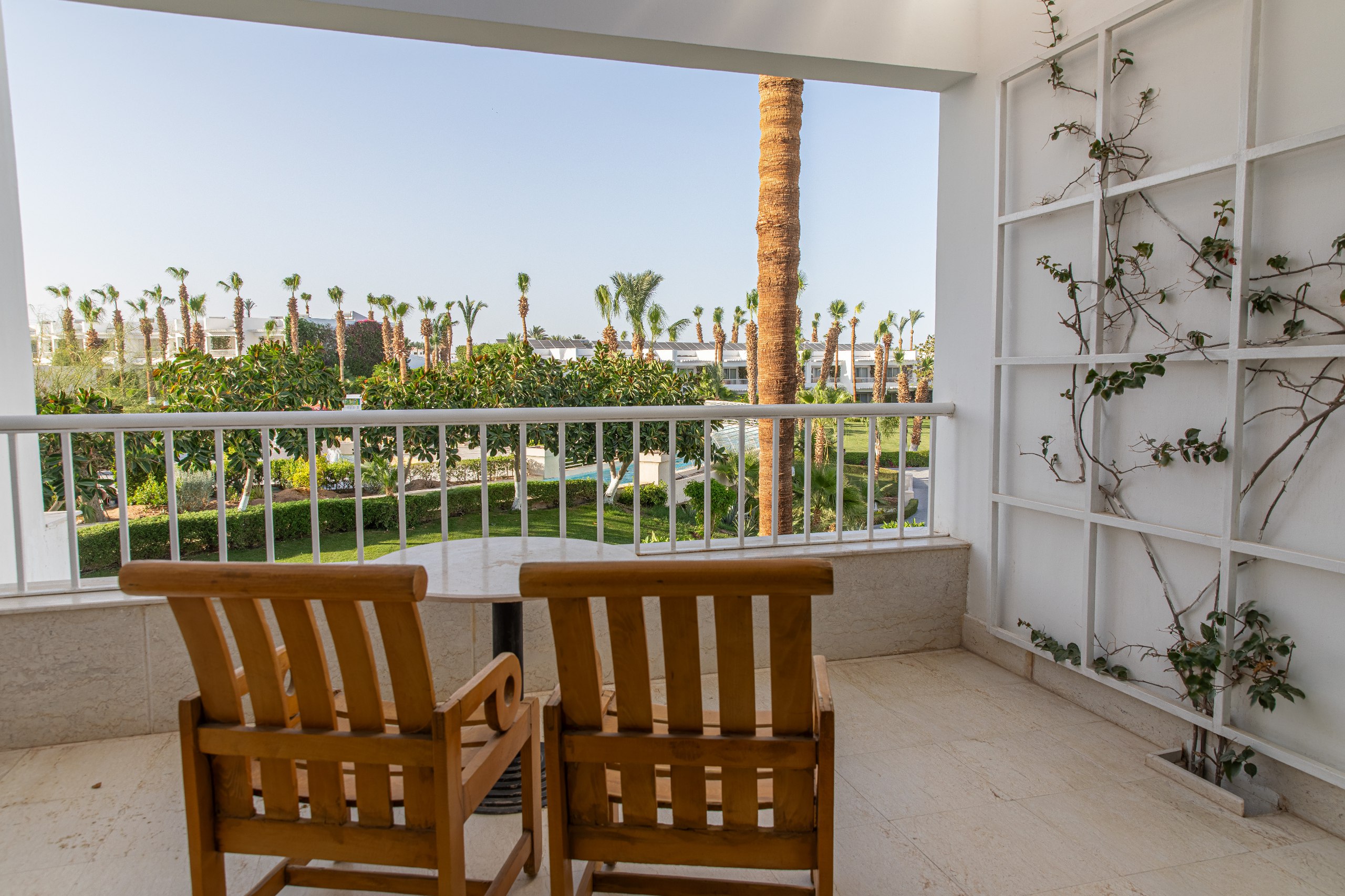 FAMILY SUITE POOL VIEW 