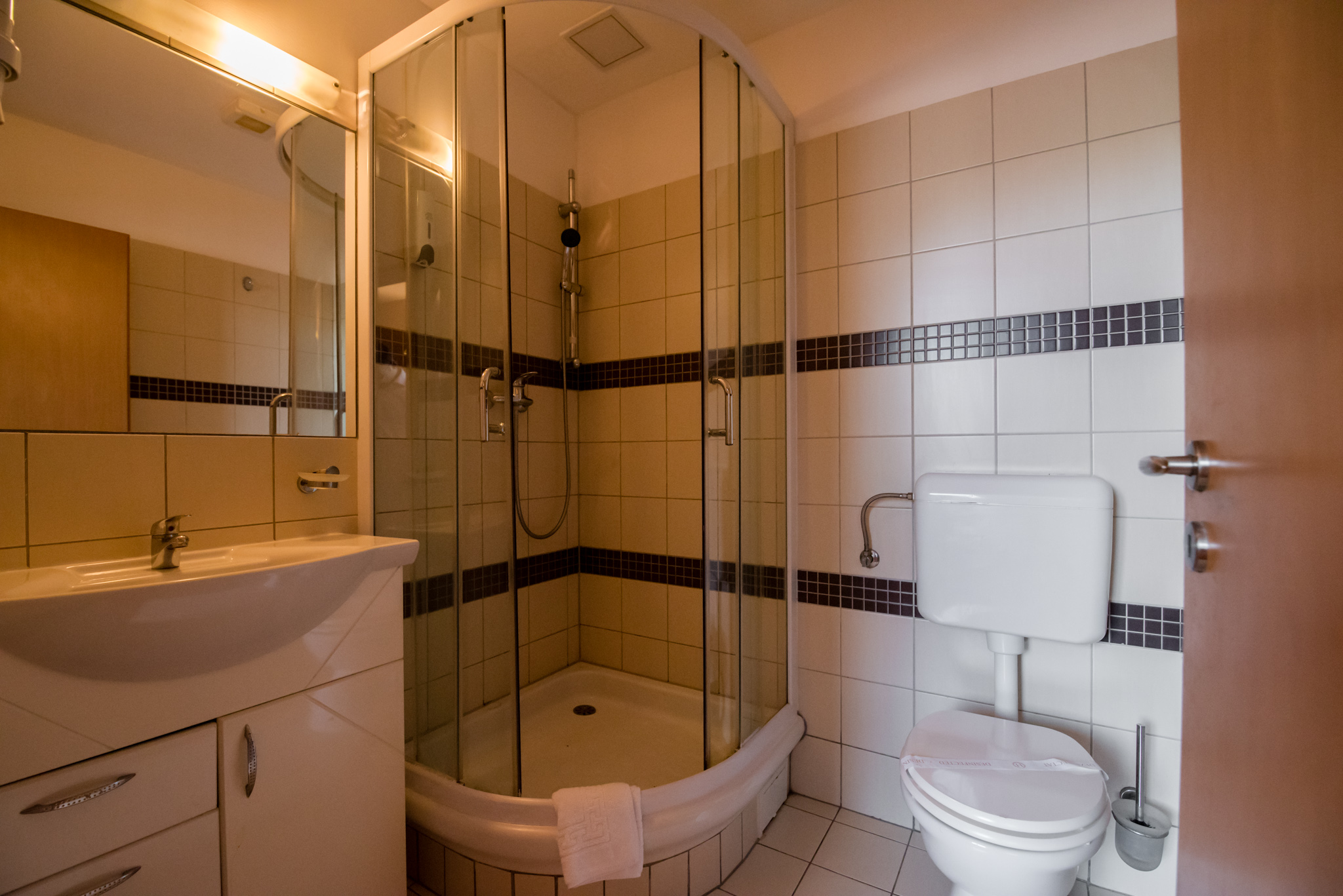 Business King Room