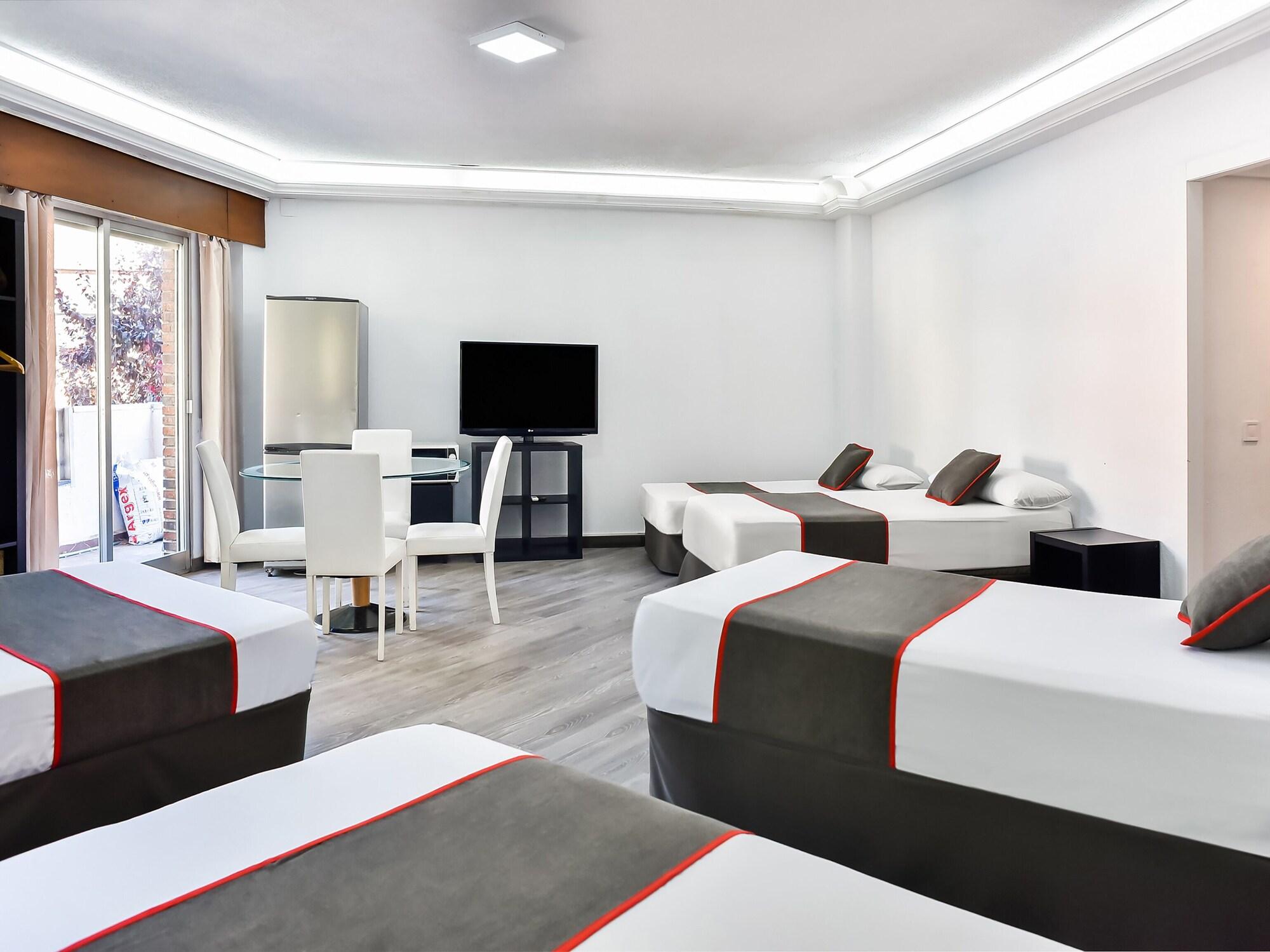 FAMILY ROOM STANDARD