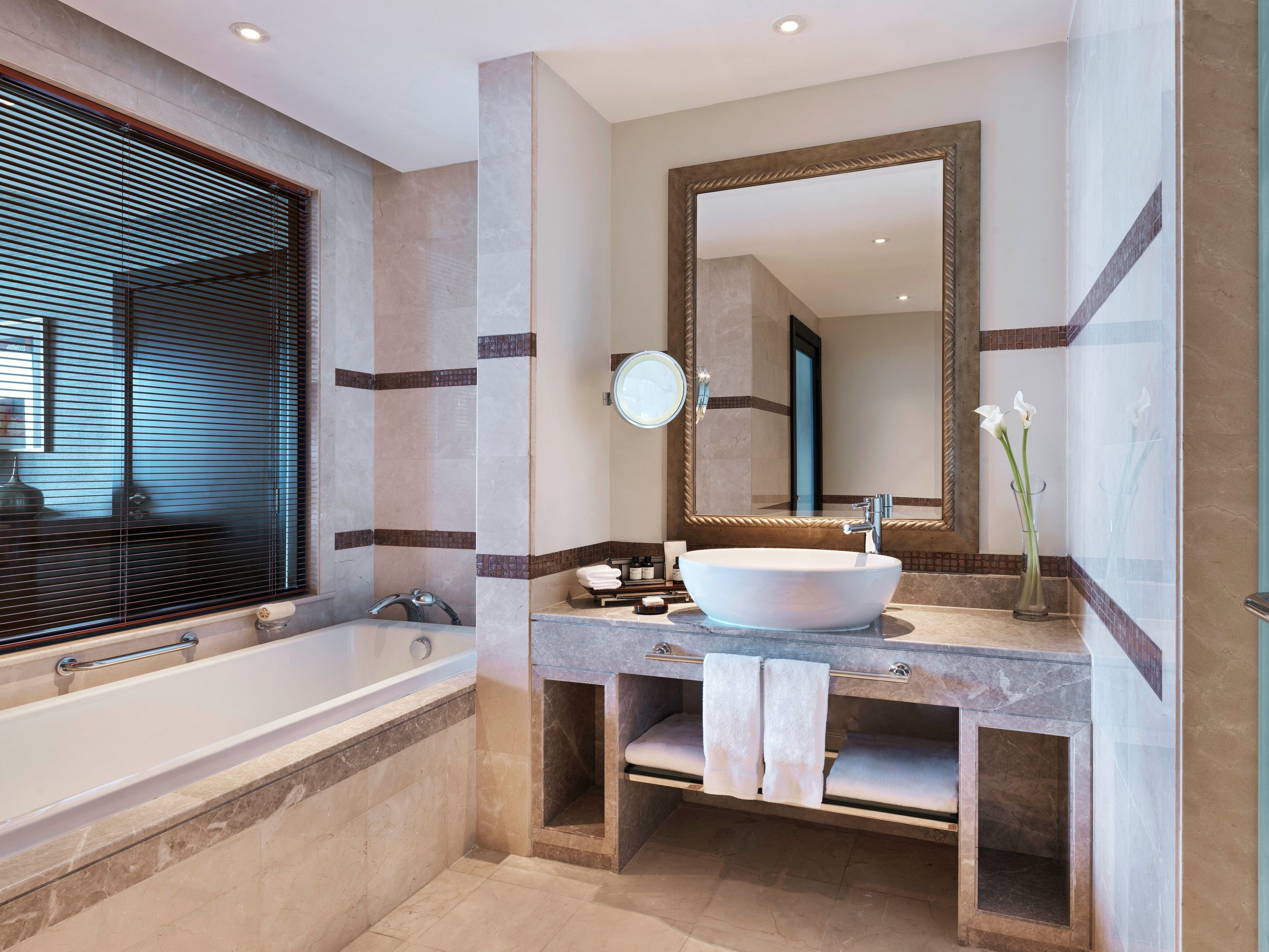 Fairmont Gold Deluxe Palm Sea View Suite Lounge Access
