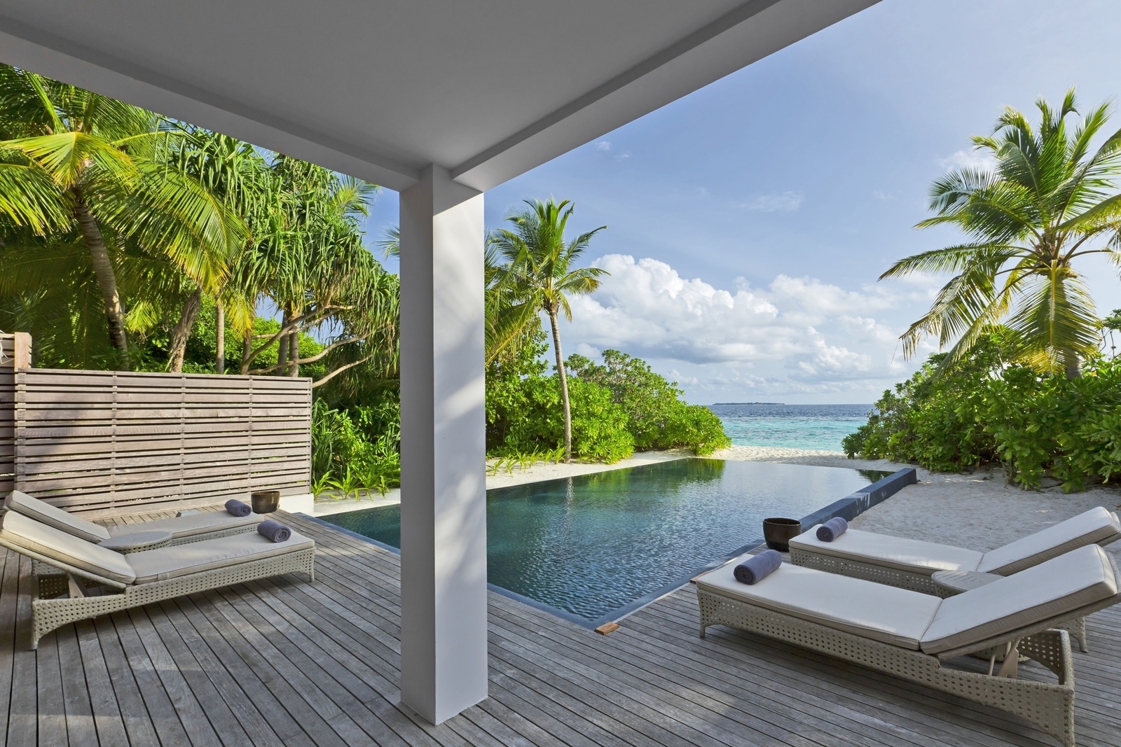 Two Bedrooms Beach Pool Residence