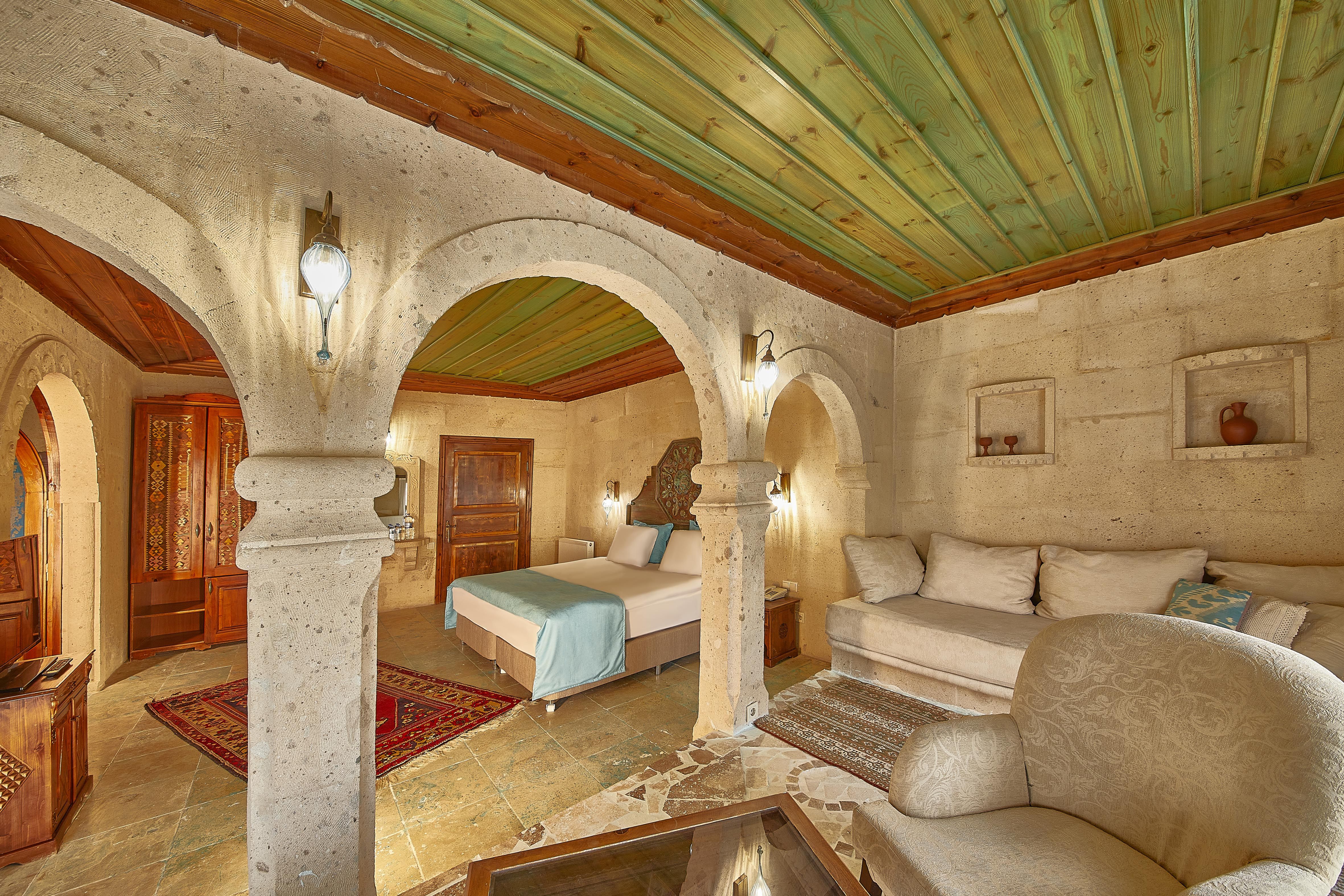 KING SUITE ROOM