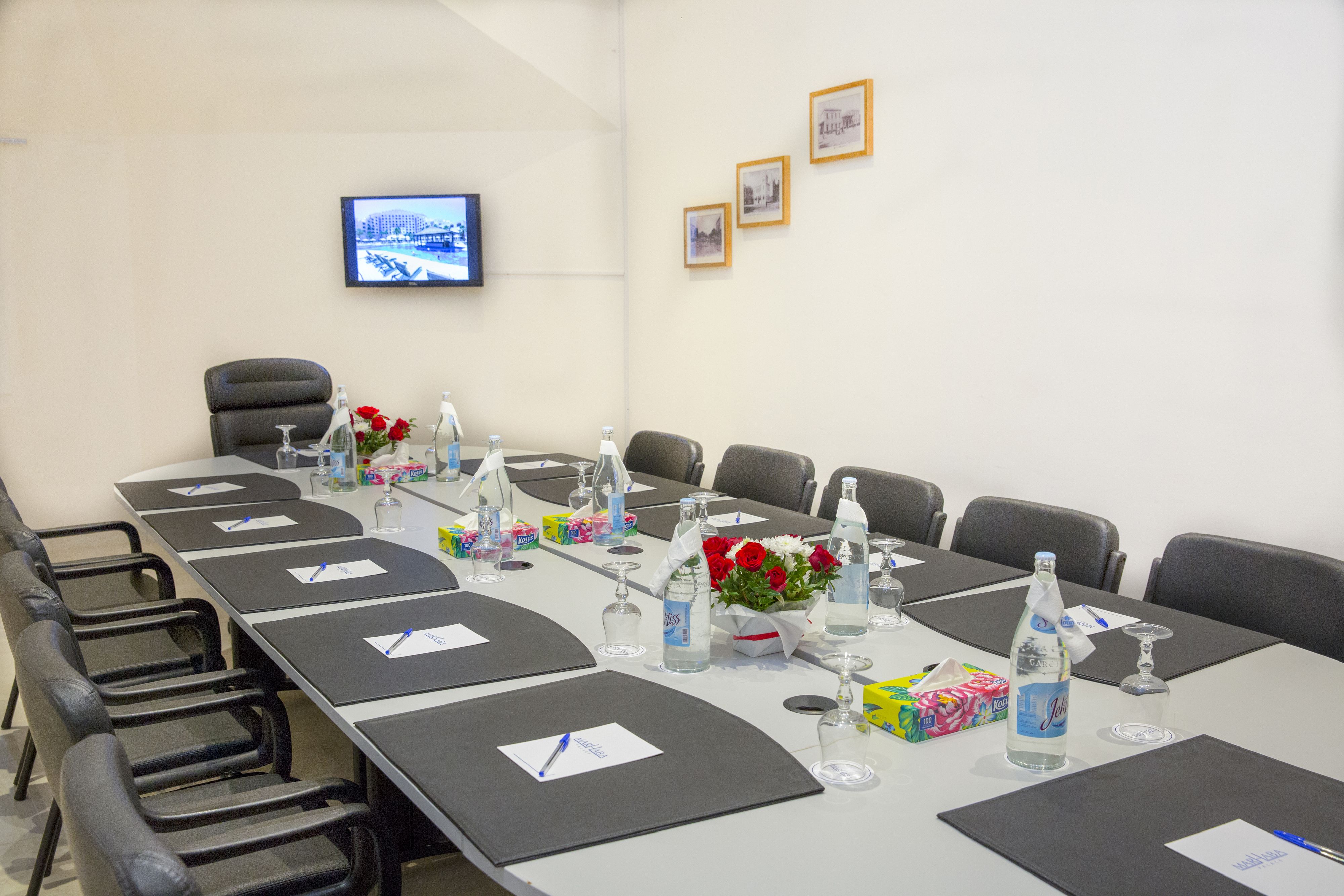 MICE (servicii de organizare de întâlniri, conferințe, alte evenimente)