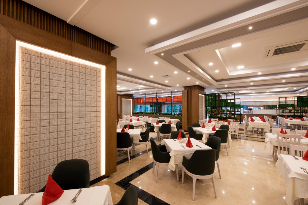 MAIN RESTAURANT