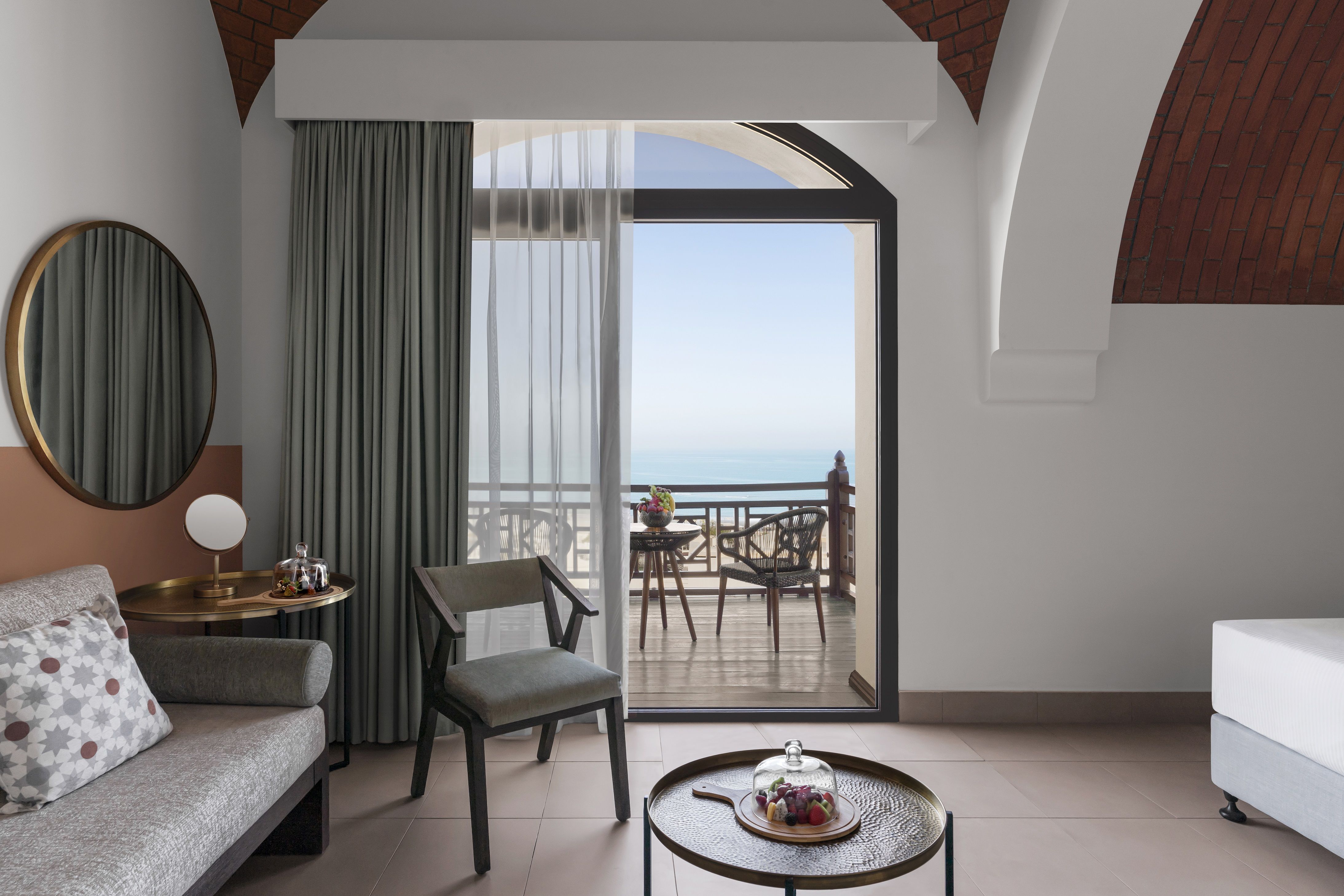 SEA VIEW ROOM KING OR TWIN 