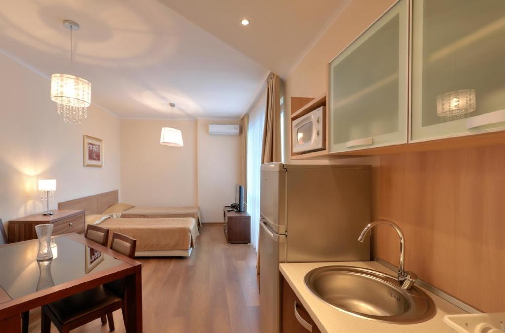 Standard Studio (Balcony or Terrace)