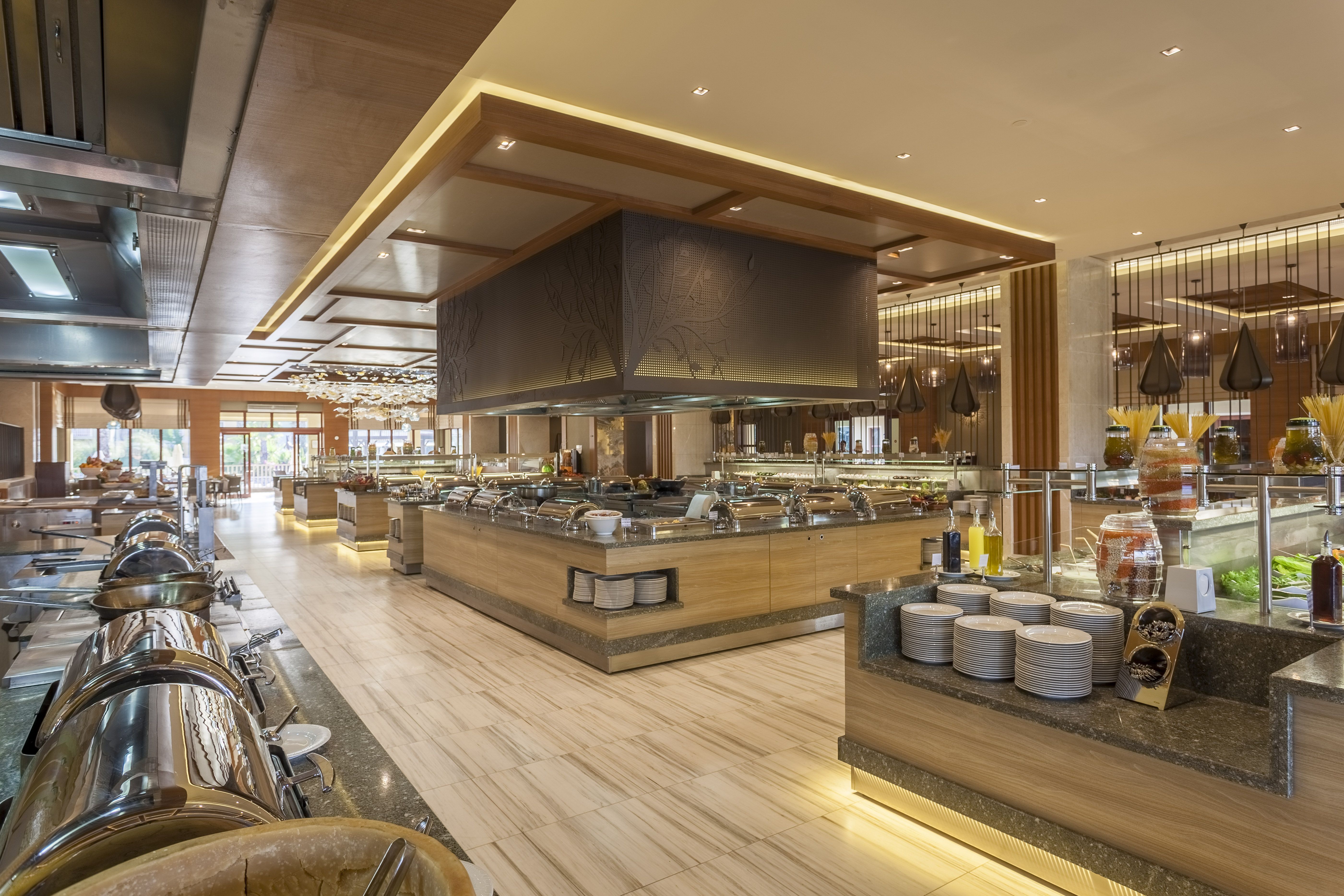 MAIN RESTAURANT