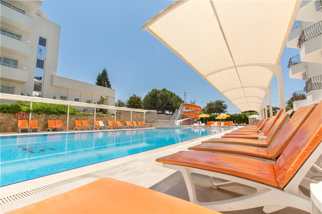 Piscina deschisă