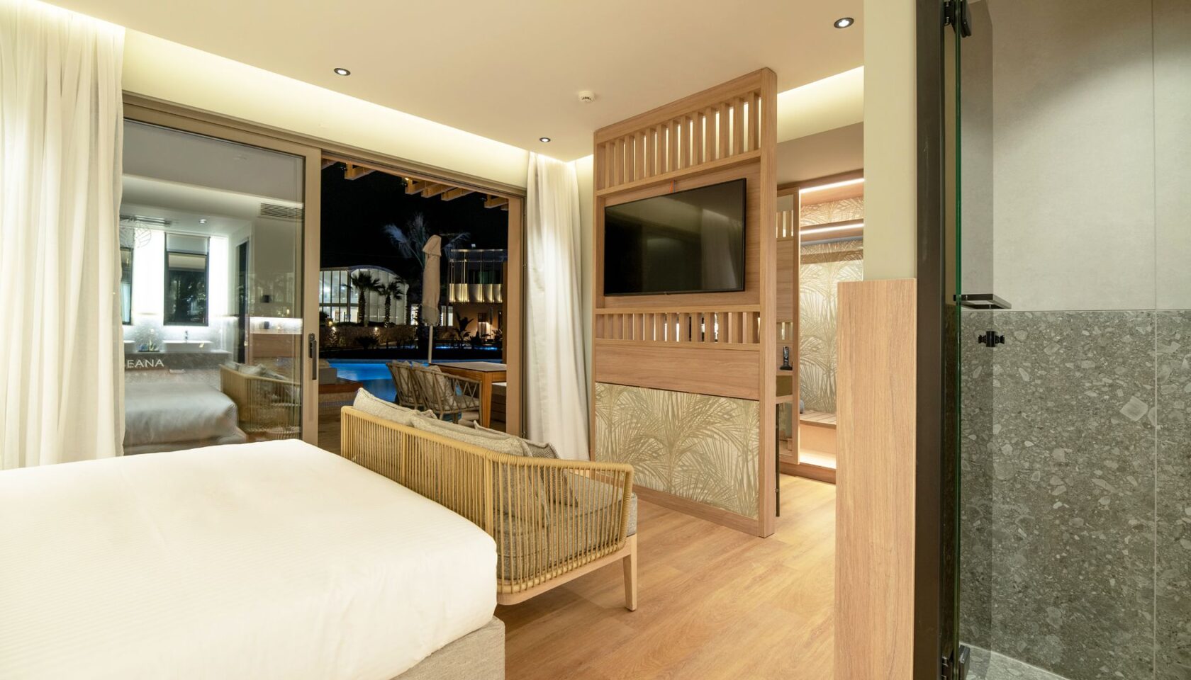 Classic Double Room Garden View with Pool Access