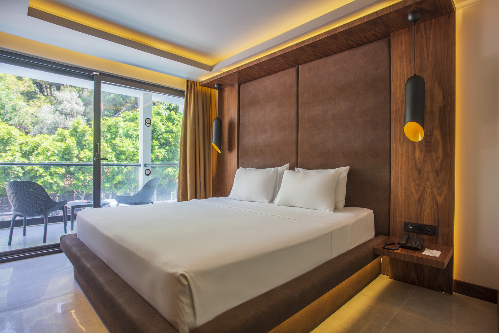 NIRVANA DELUXE ROOM LAND VIEW