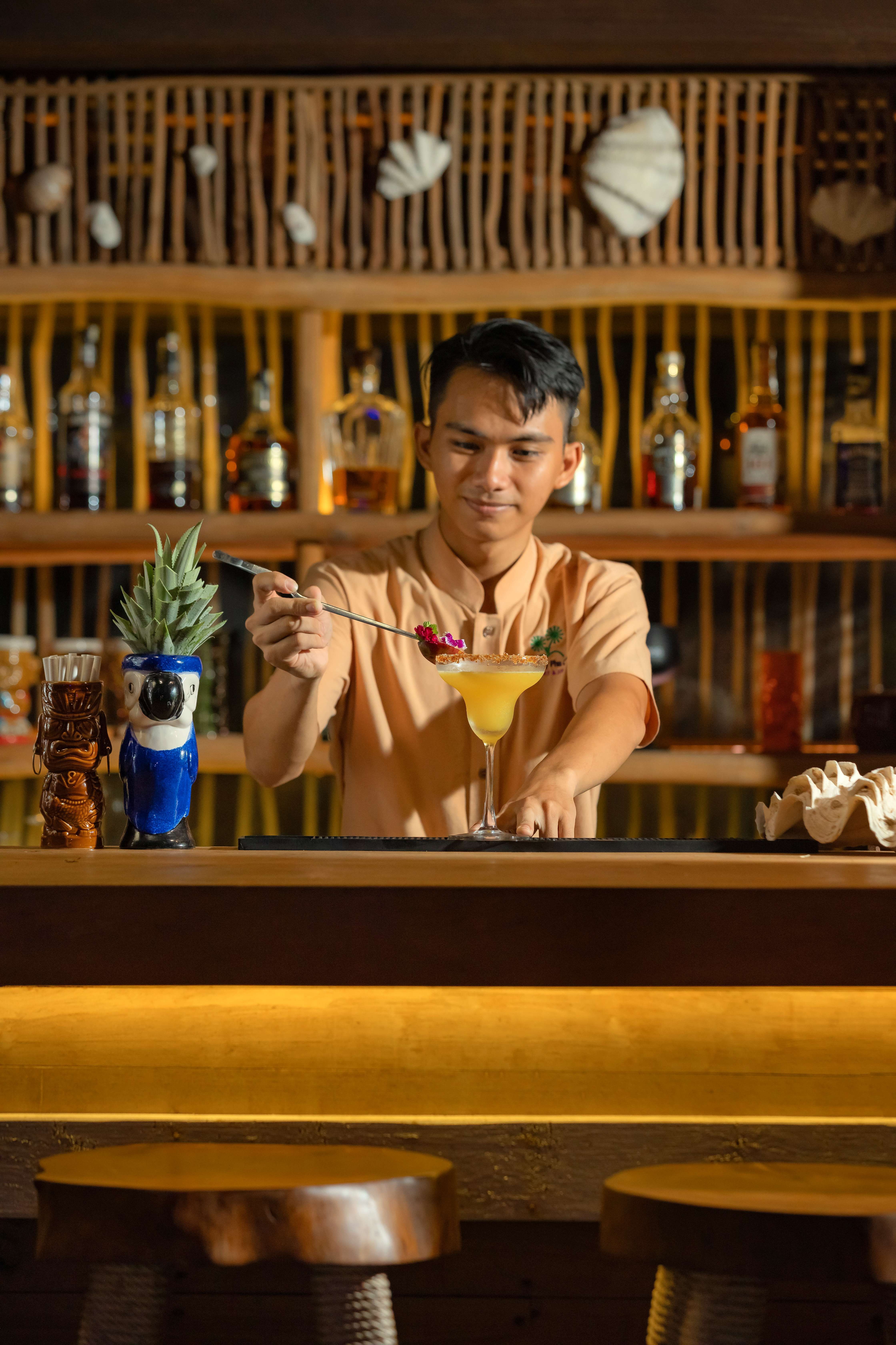 Coral Bay Lounge