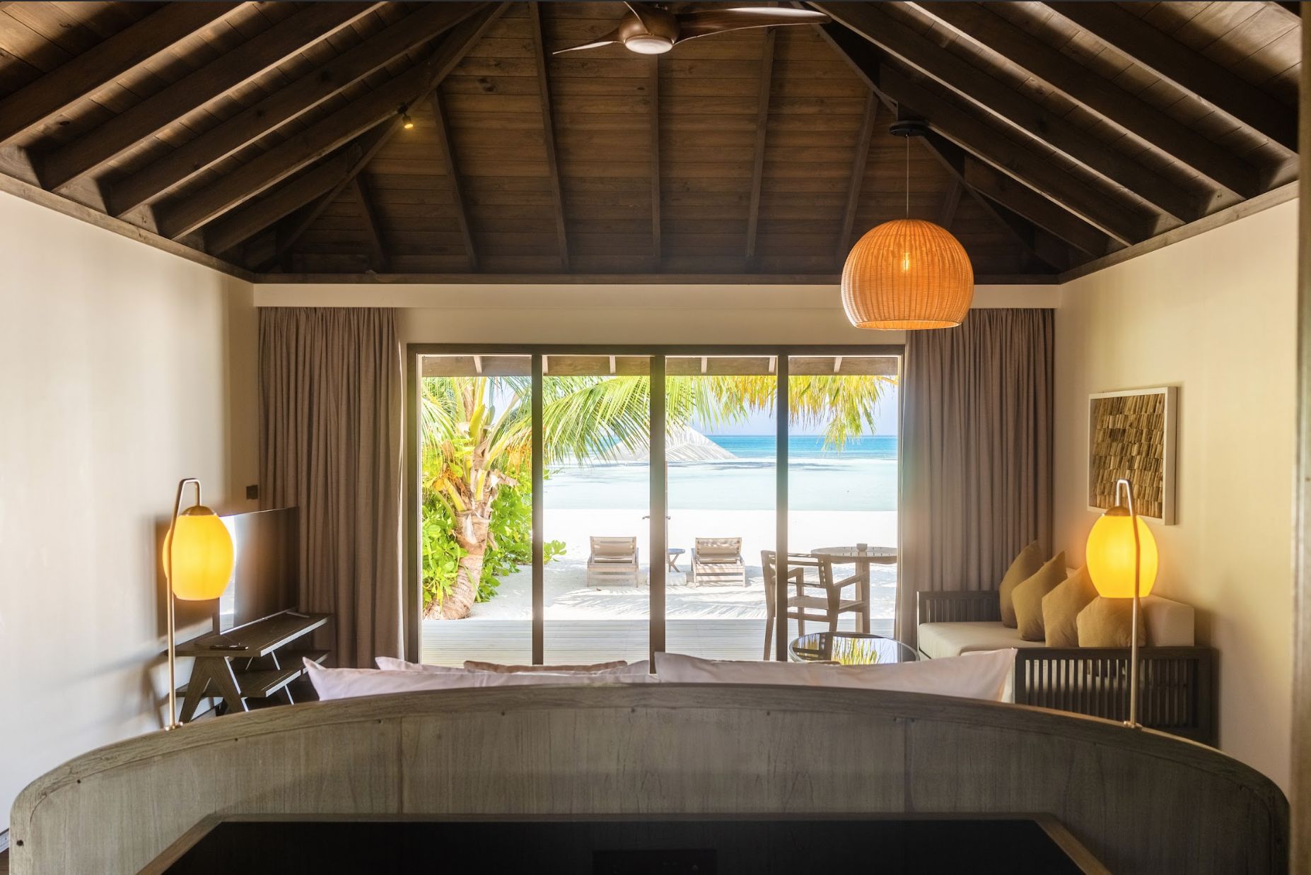 Dheru Beach Villa