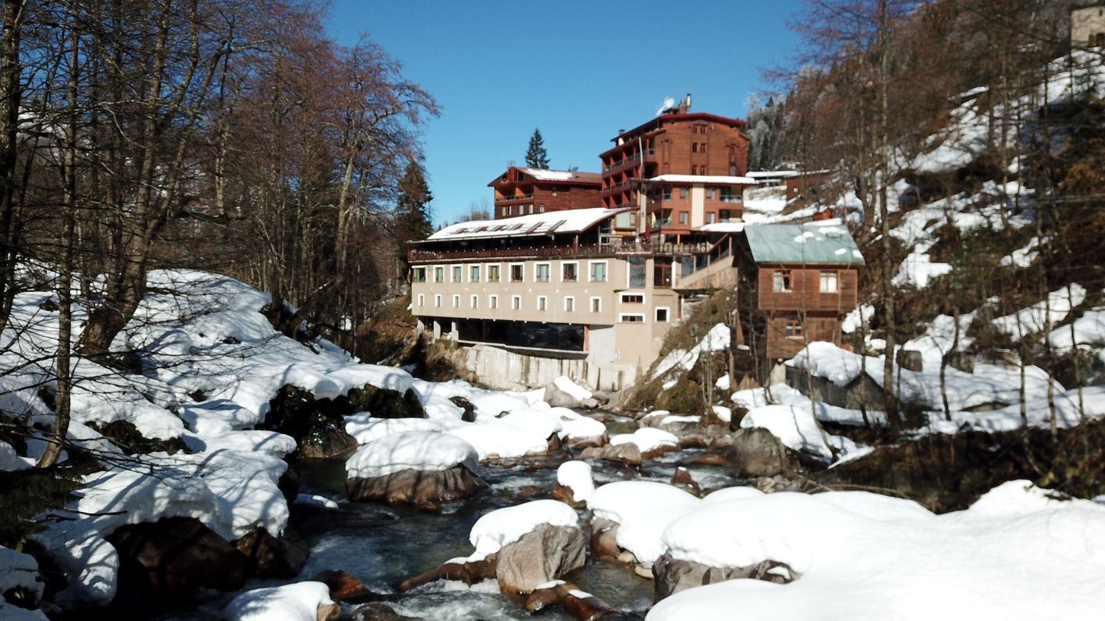 Clădirea principala