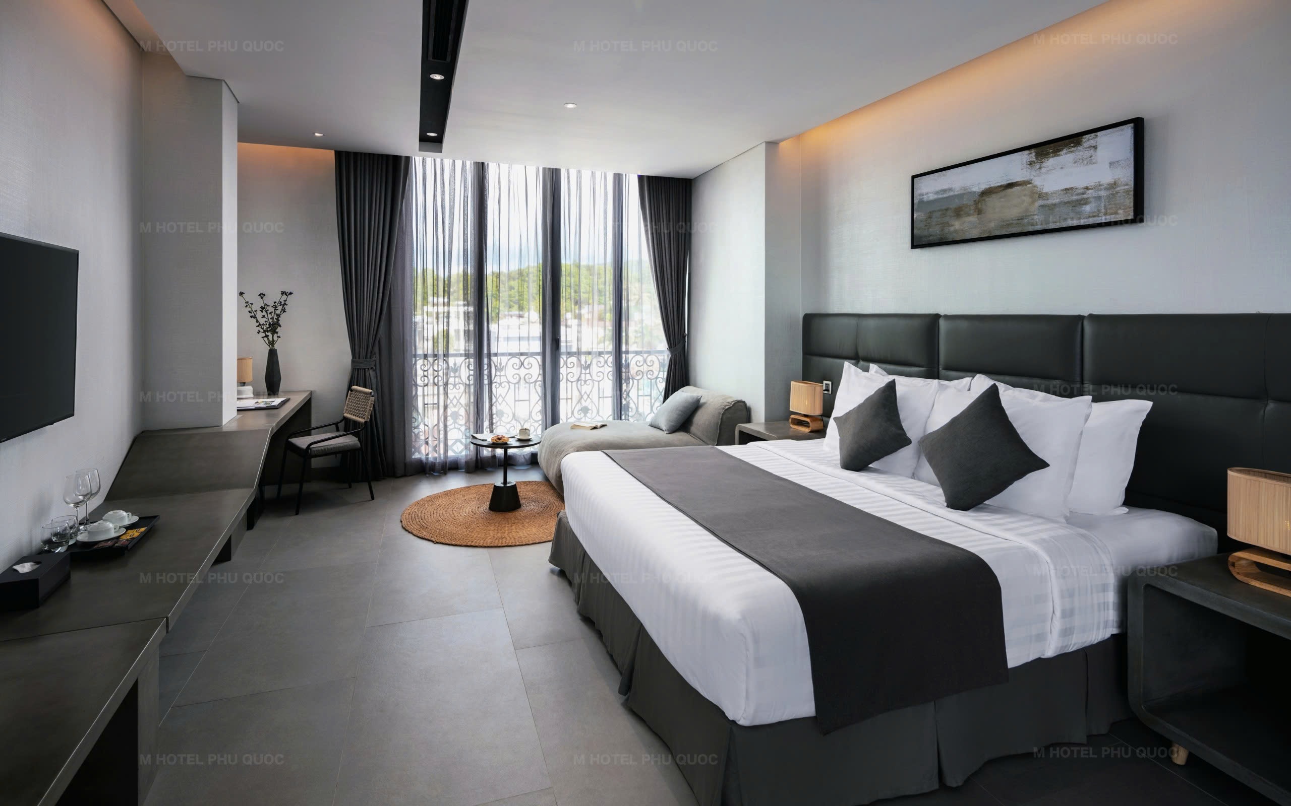  DELUXE DOUBLE SUITE WITH BALCONY