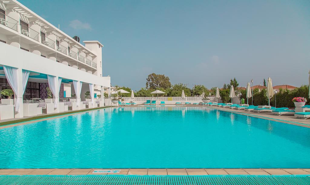 Piscina deschisă