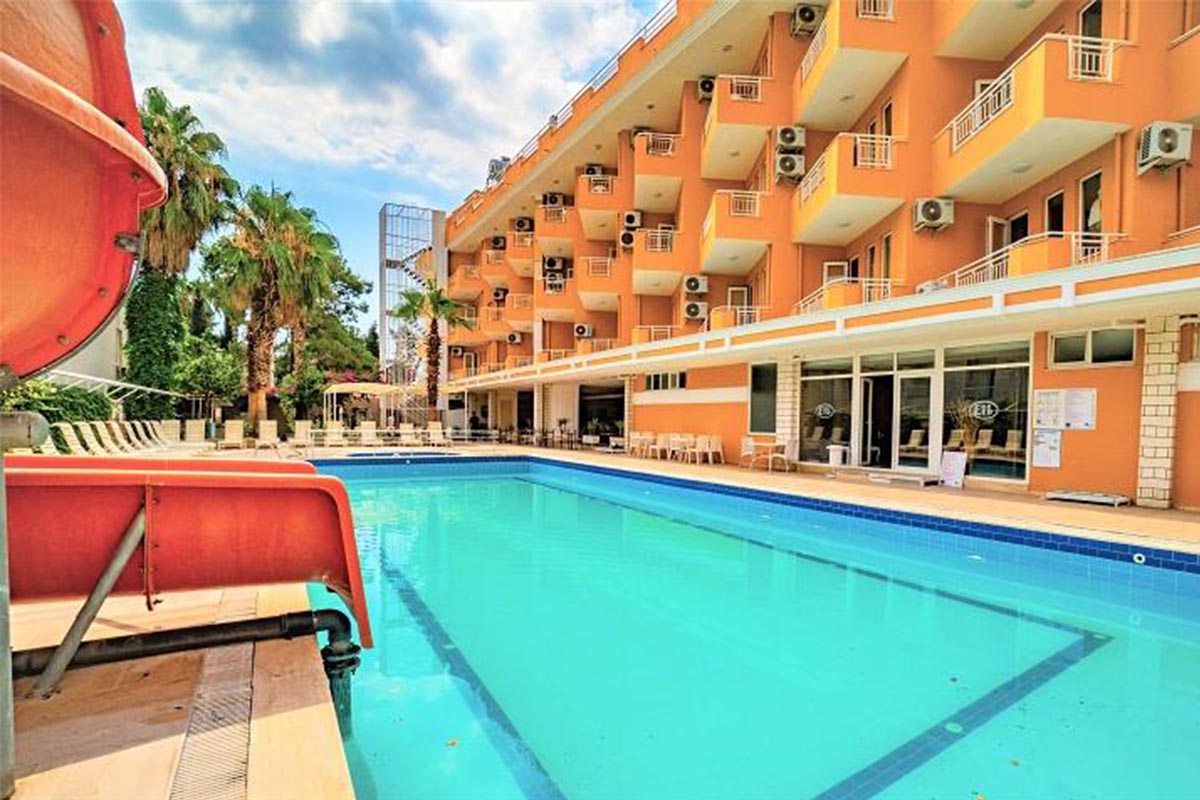 Piscina deschisă