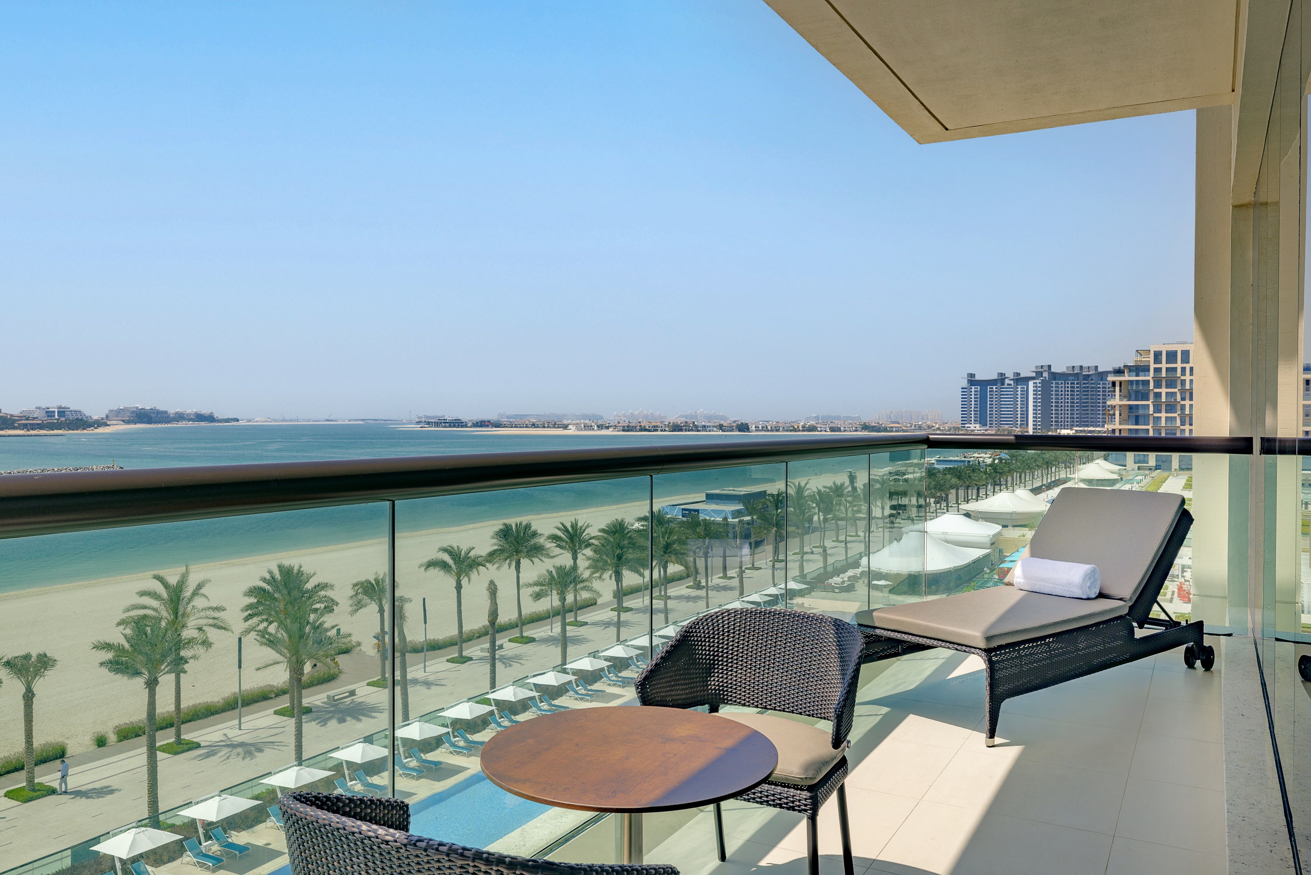 ONE BEDROOM SUITE WITH SEA VIEW KING