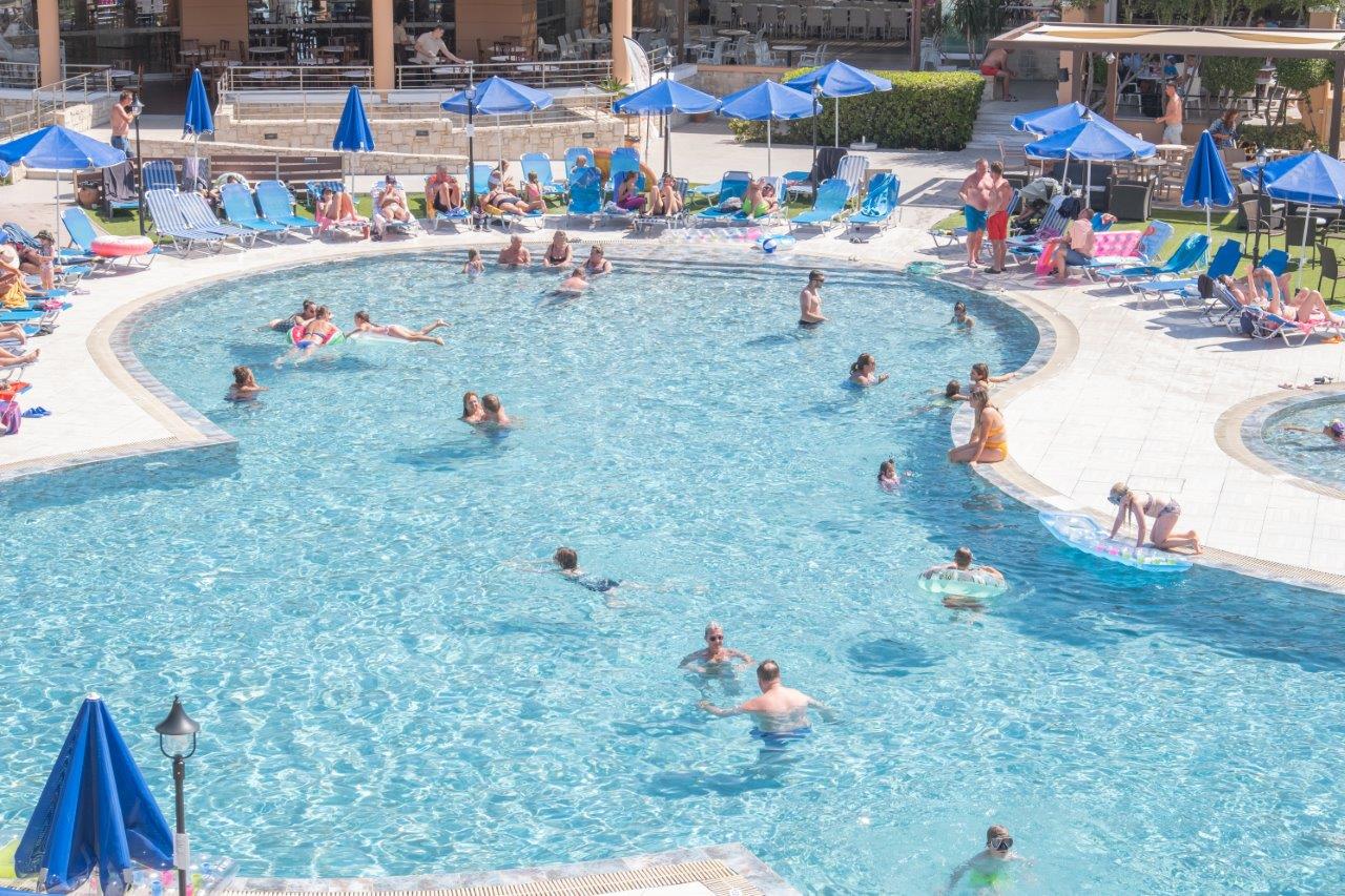 Piscina deschisă
