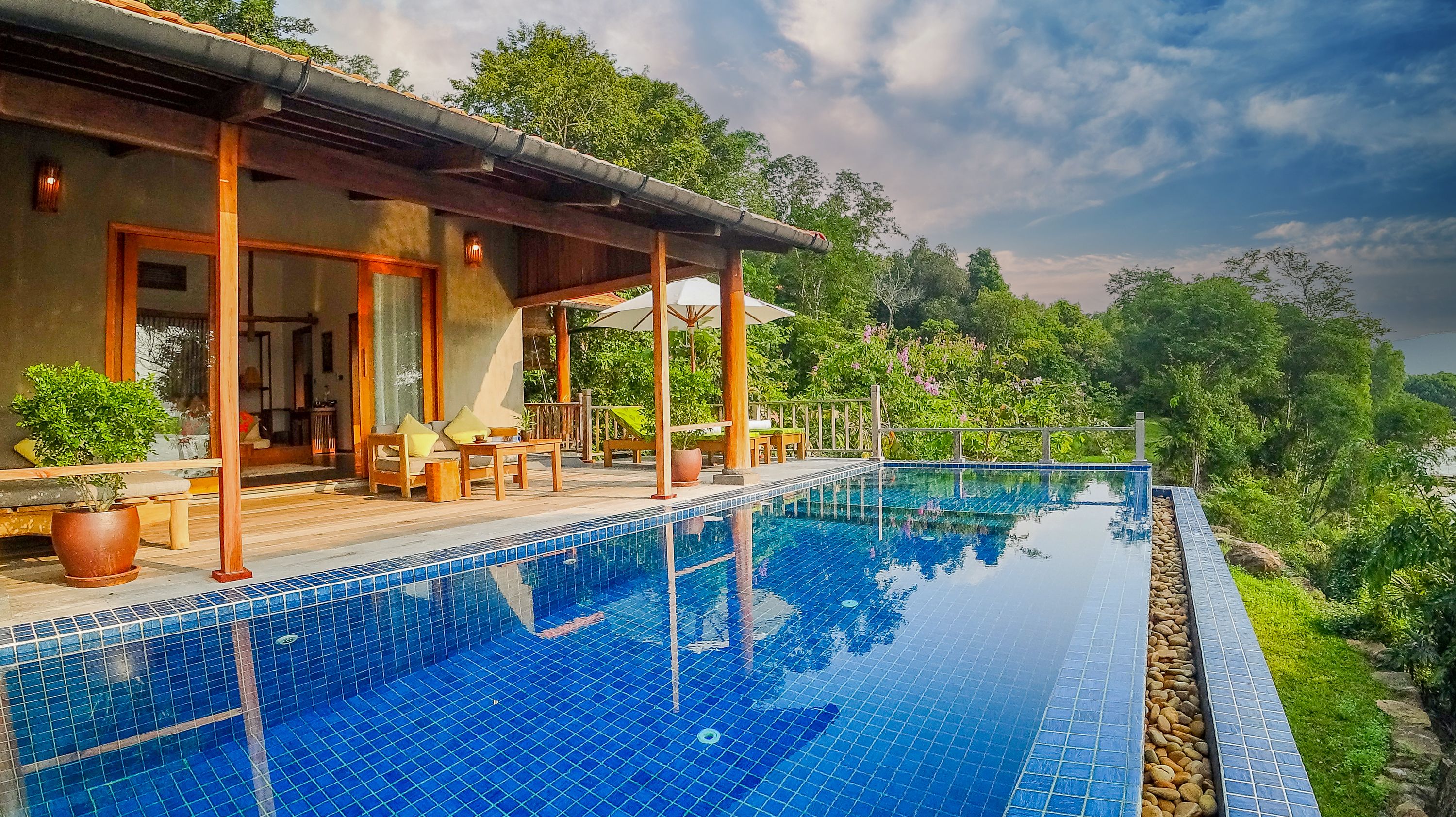 HILLSIDE POOL VILLA